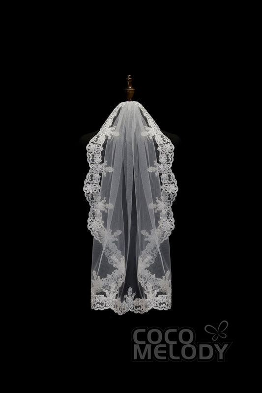 One-tier Lace Edge Tulle Hip Veils with Appliques AV180010