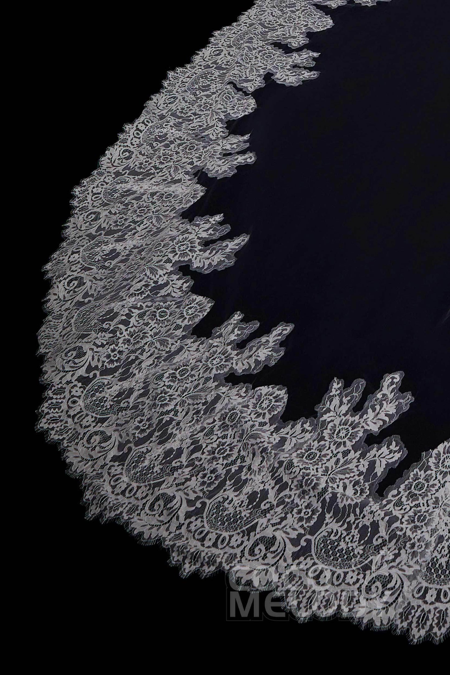 One-tier Lace Edge Tulle Cathedral Veils Appliques AV18001 - COCOMELODY