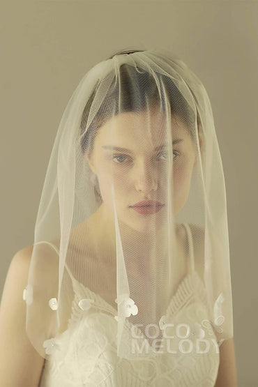 One-tier Cut Edge Tulle Shoulder Veils with Flower CV0236 - COCOMELODY