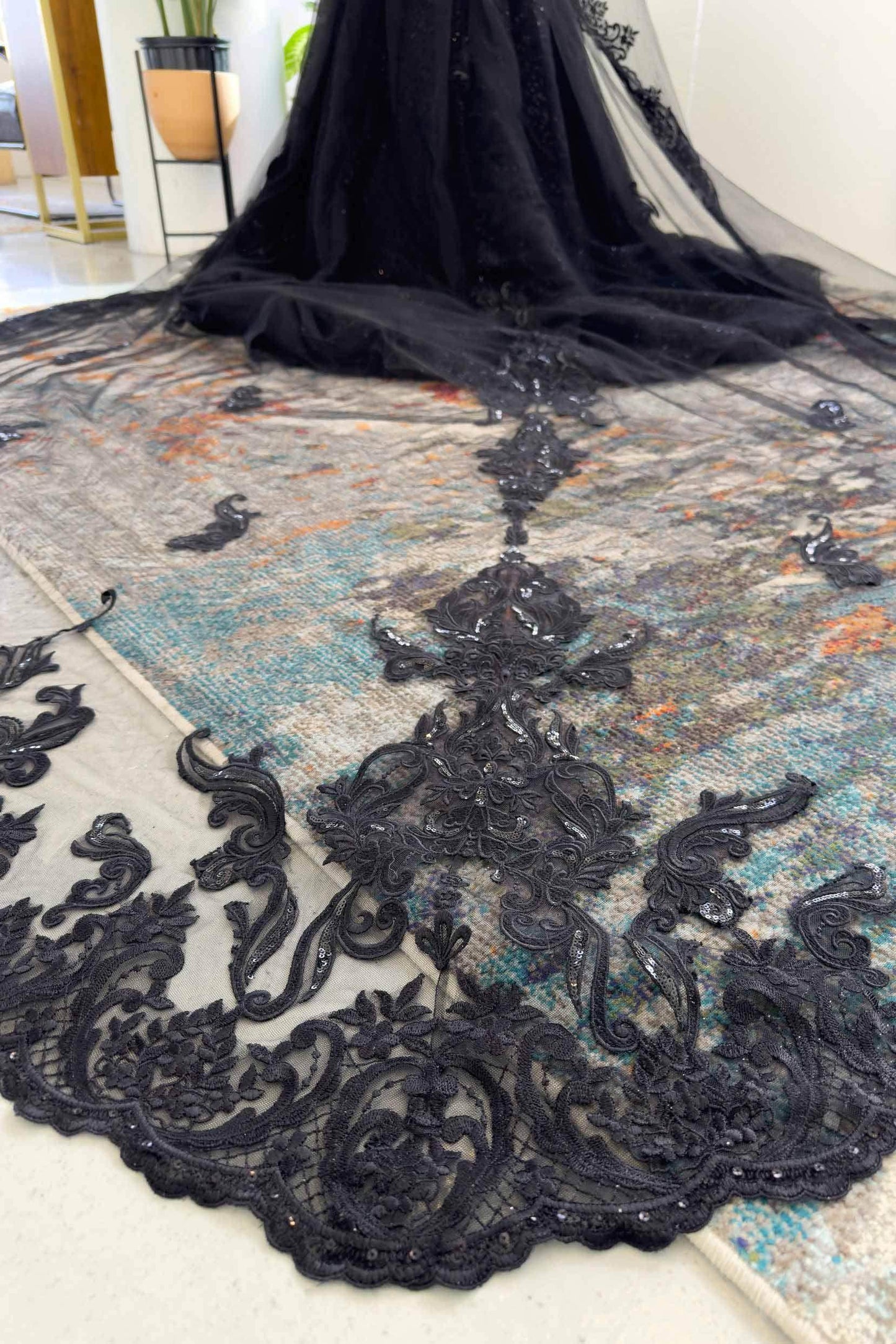 One-tier Lace Edge Tulle Cathedral Veils with Appliques CV0339 - COCOMELODY