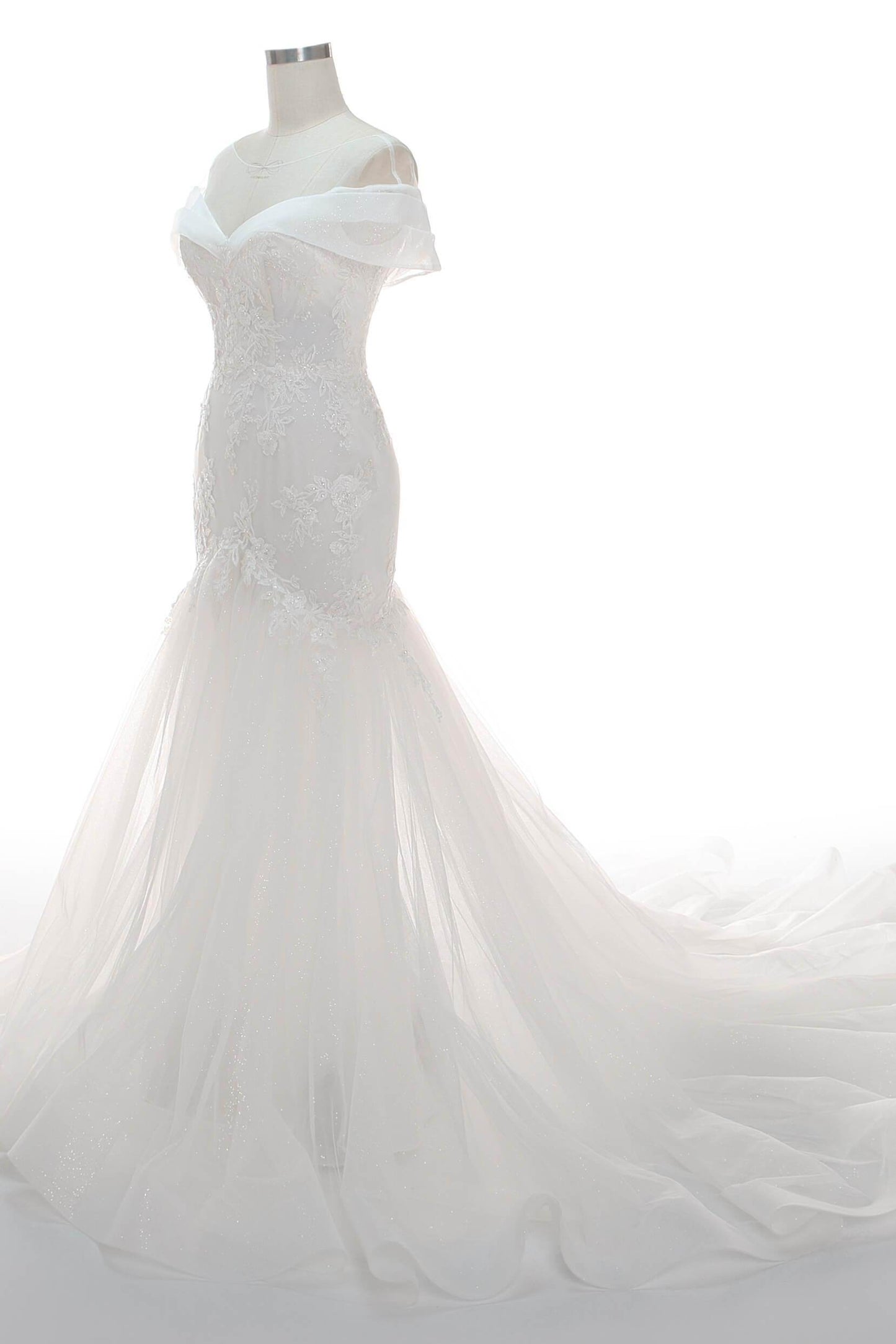 Trumpet-Mermaid Court Train Tulle Wedding Dress CW2401 - COCOMELODY