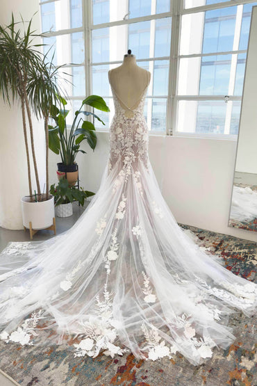 Trumpet-Mermaid Court Train Lace Tulle Wedding Dress CW2997 - COCOMELODY
