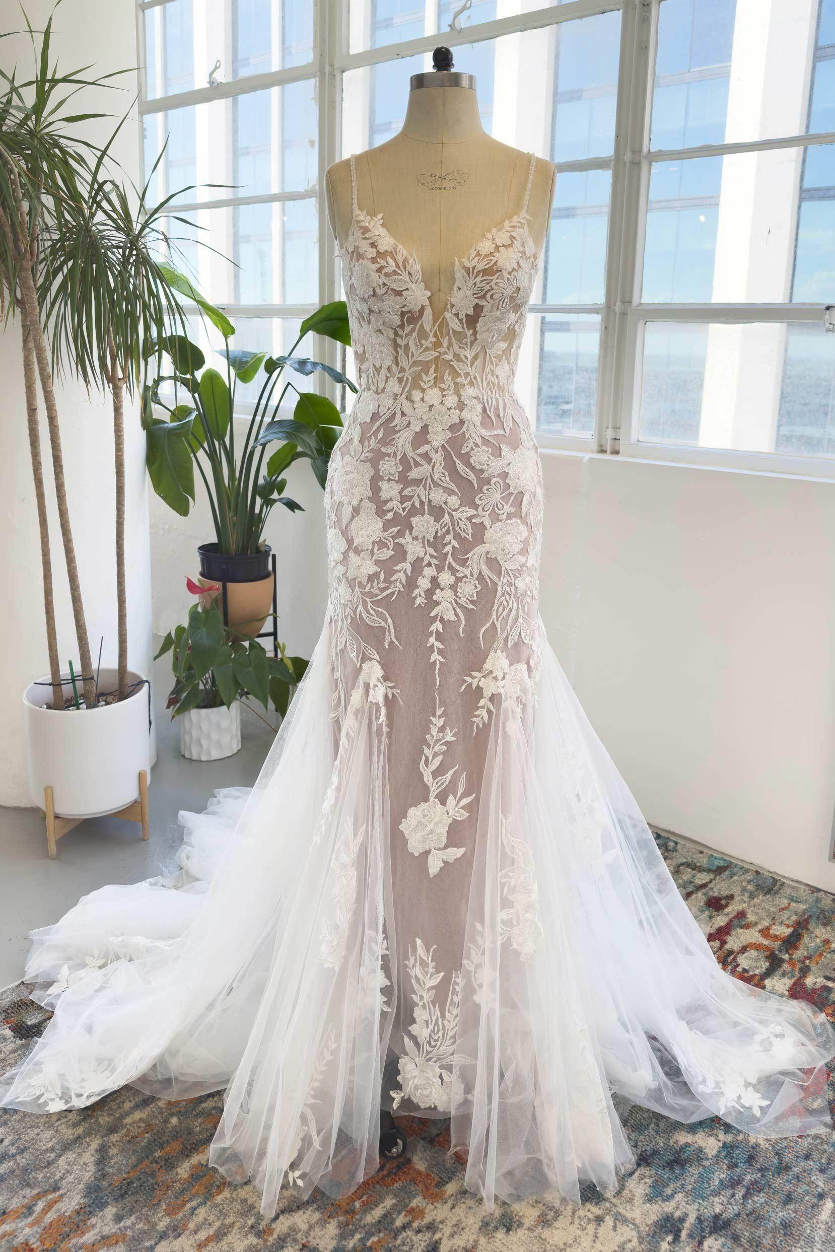 Trumpet V-Neck Court Train Lace Tulle Zipper Wedding Dress COCOMELODY CW2997, 45 Days / Custom Lining Color / US14-UK16-EUR44 Trumpet V-Neck Court Train Lace Tulle Zipper Wedding Dress COCOMELODY CW2997, 45 Days / Custom Lining Color / US14-UK16-EUR44