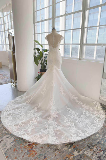 Trumpet-Mermaid Chapel Train Lace Tulle Wedding Dress CW3000 - COCOMELODY
