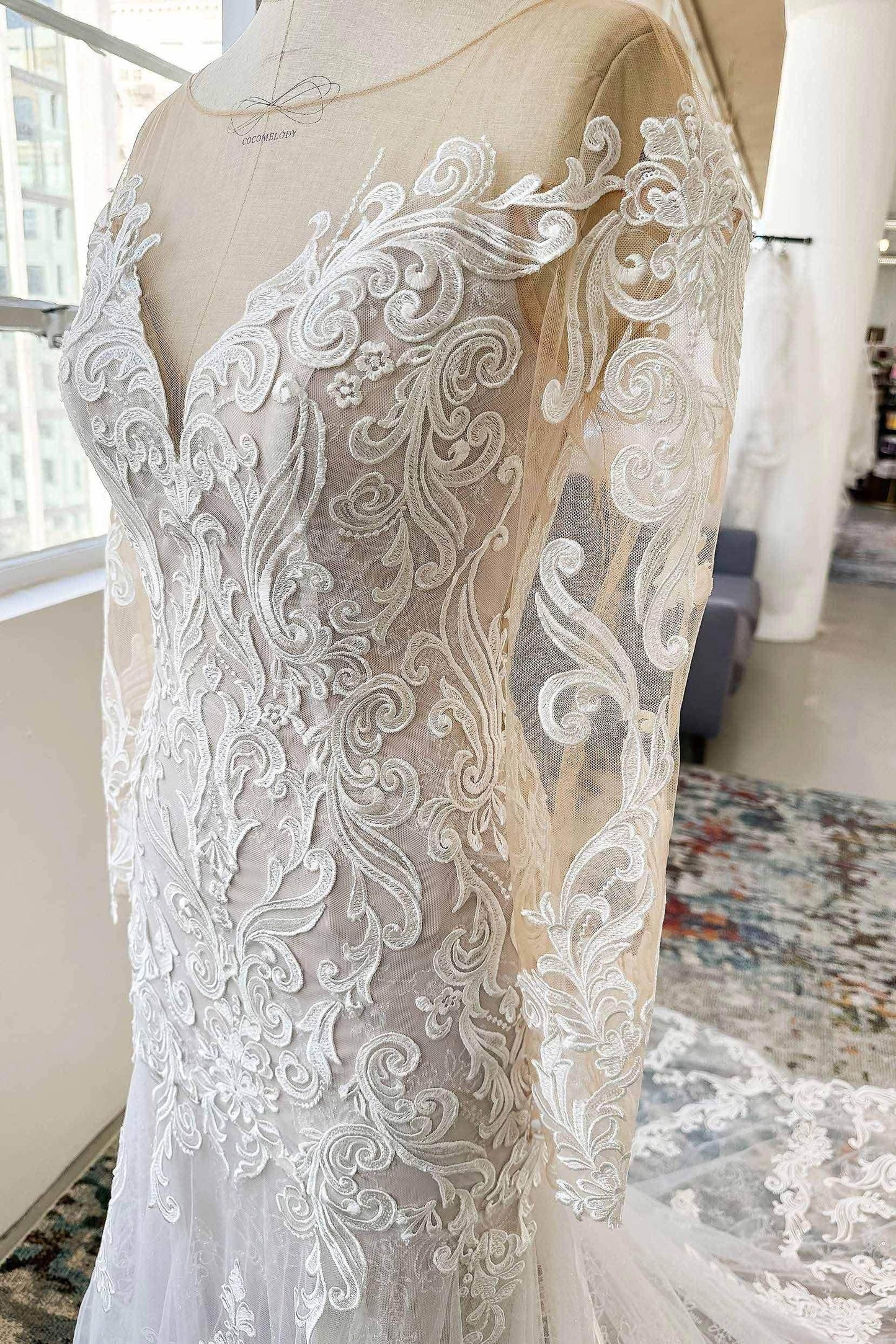 Trumpet-Mermaid Chapel Train Lace Tulle Wedding Dress CW3002 - COCOMELODY