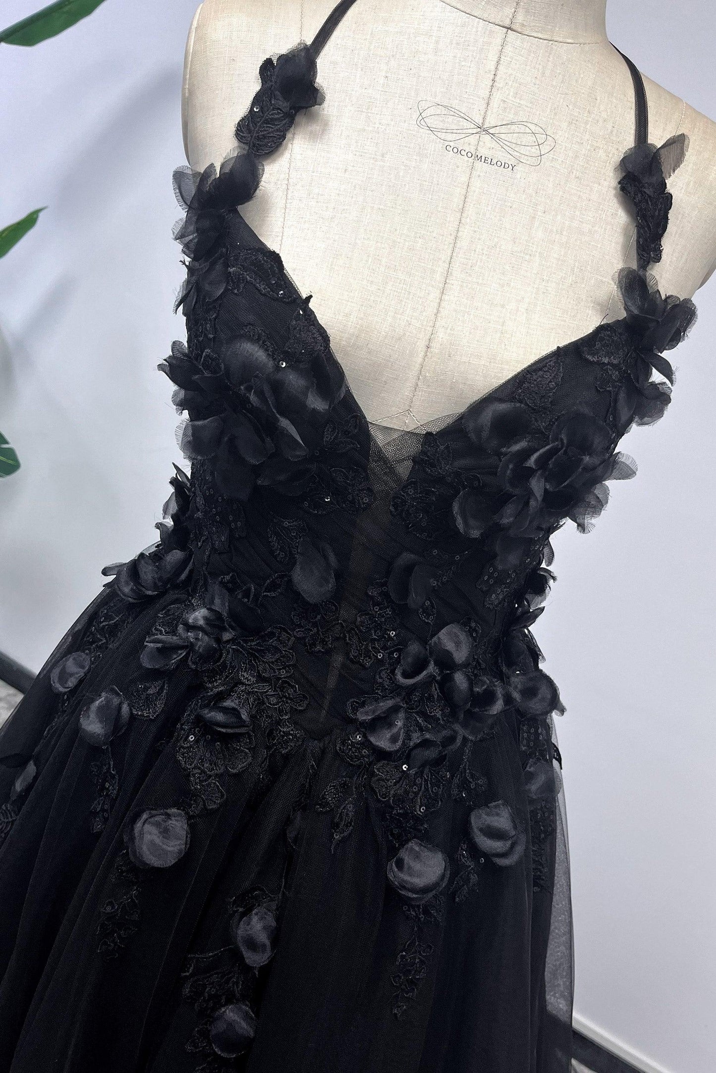 One-tier Lace Edge Tulle Chapel Veils with Appliques CV0400 - 45 Days / As Picture:Black/Green - COCOMELODY