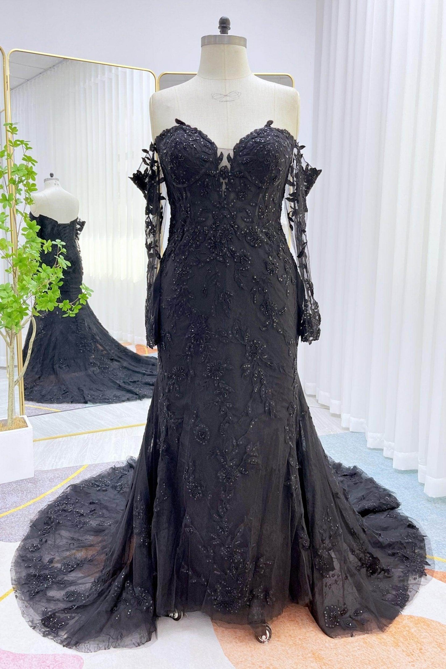 Trumpet-Mermaid Chapel Train Lace Tulle Wedding Dress CW3135 - COCOMELODY