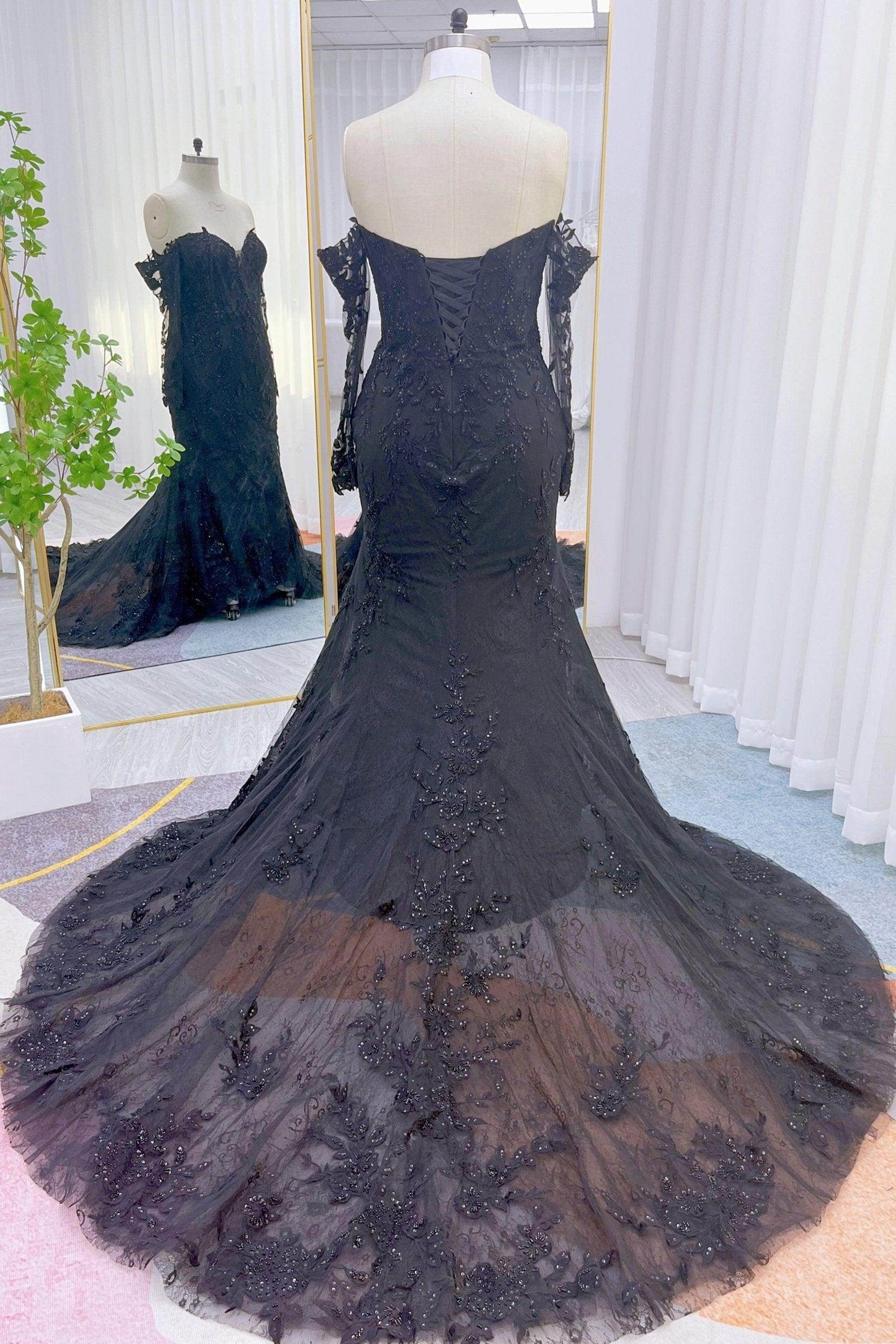 Trumpet-Mermaid Chapel Train Lace Tulle Wedding Dress CW3135 - COCOMELODY