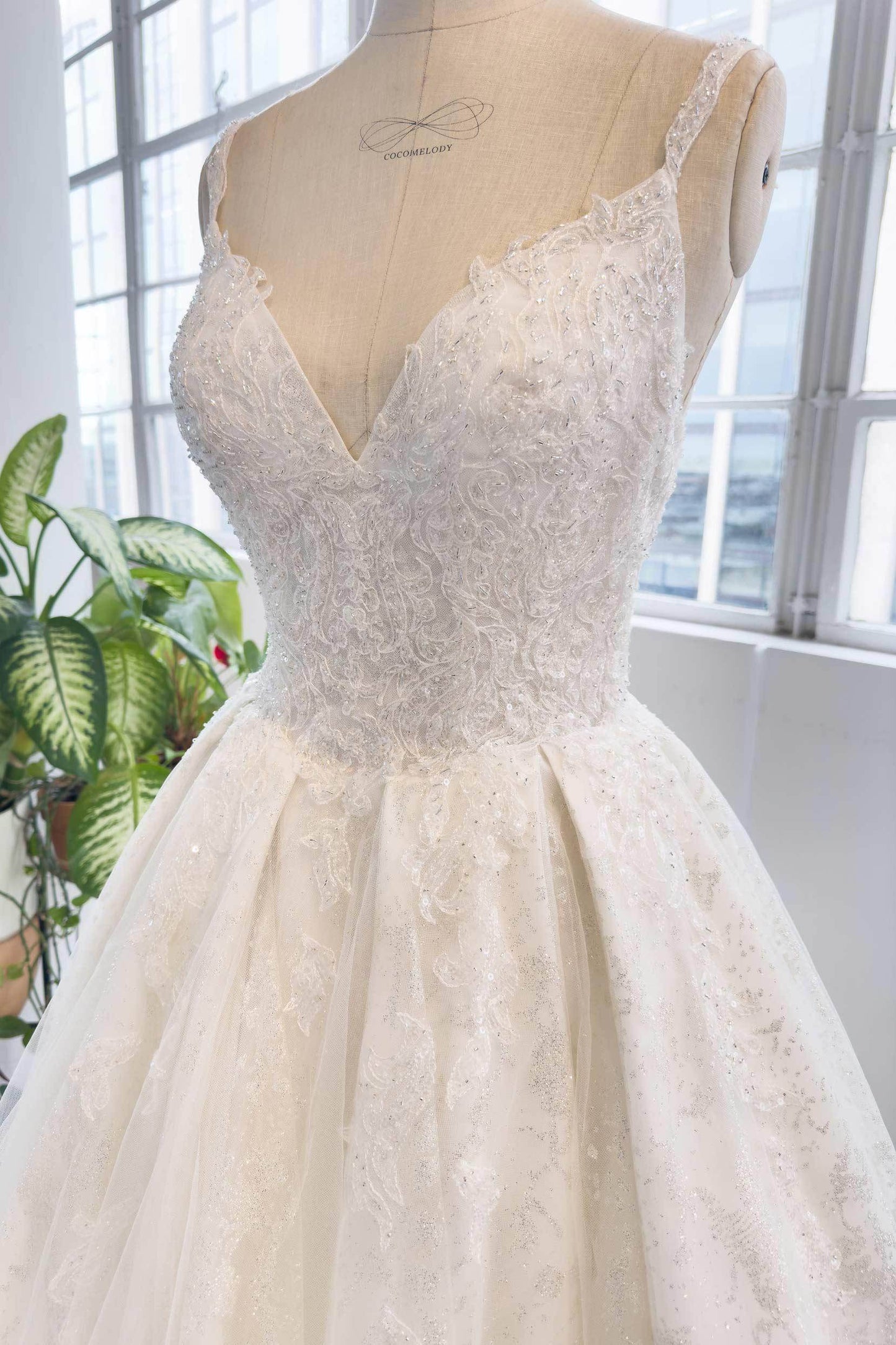 A-Line Chapel Train Lace Tulle Wedding Dress CW3005 - COCOMELODY