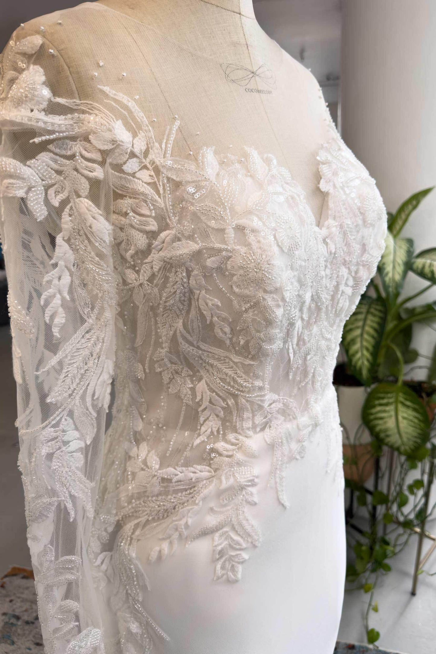 Trumpet-Mermaid Chapel Train Lace Wedding Dress CW2995 - COCOMELODY