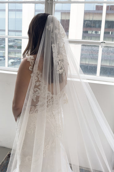 One-tier Lace Edge Lace Tulle Chapel Veils with Appliques CV0324