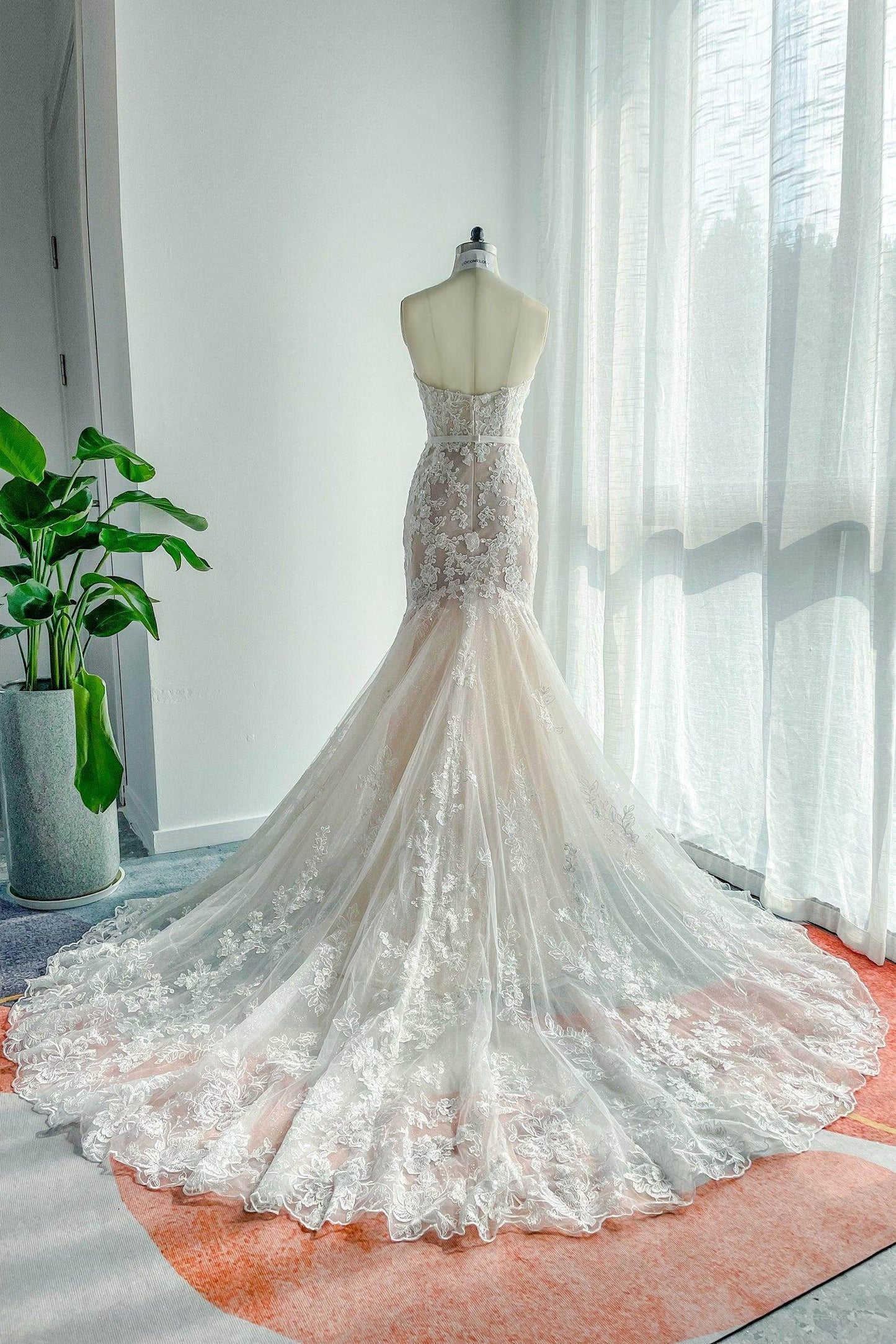 Trumpet-Mermaid Chapel Train Lace Tulle Wedding Dress CW3134 - COCOMELODY
