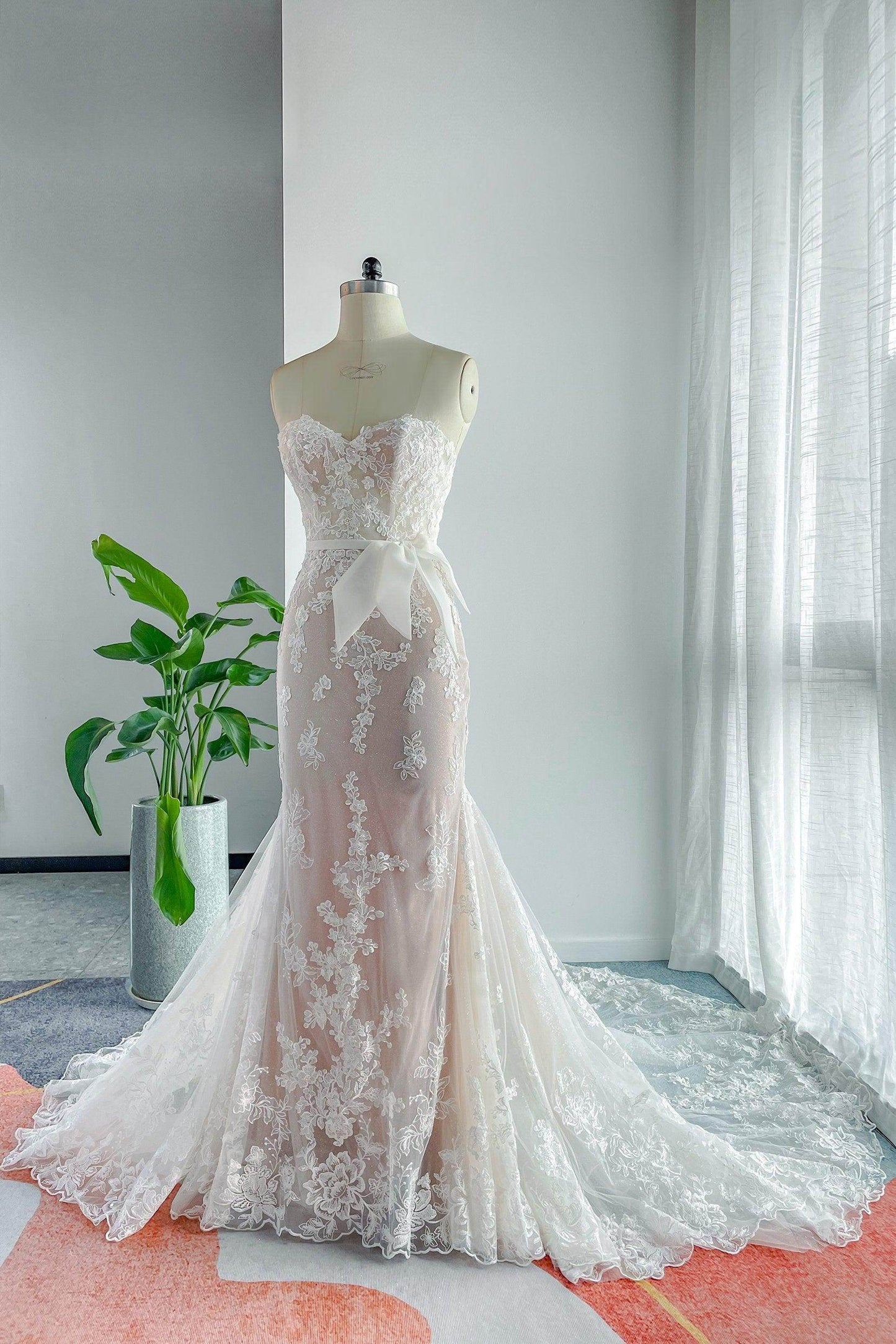Trumpet-Mermaid Chapel Train Lace Tulle Wedding Dress CW3134 - COCOMELODY