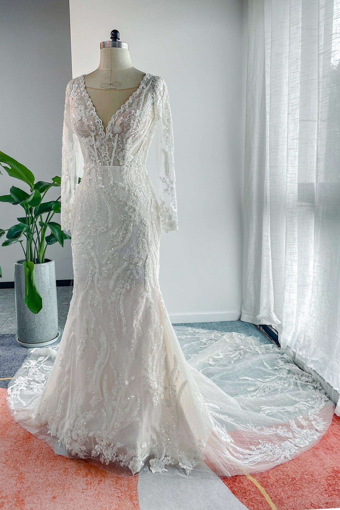 Trumpet-Mermaid Chapel Train Lace Tulle Wedding Dress CW3141