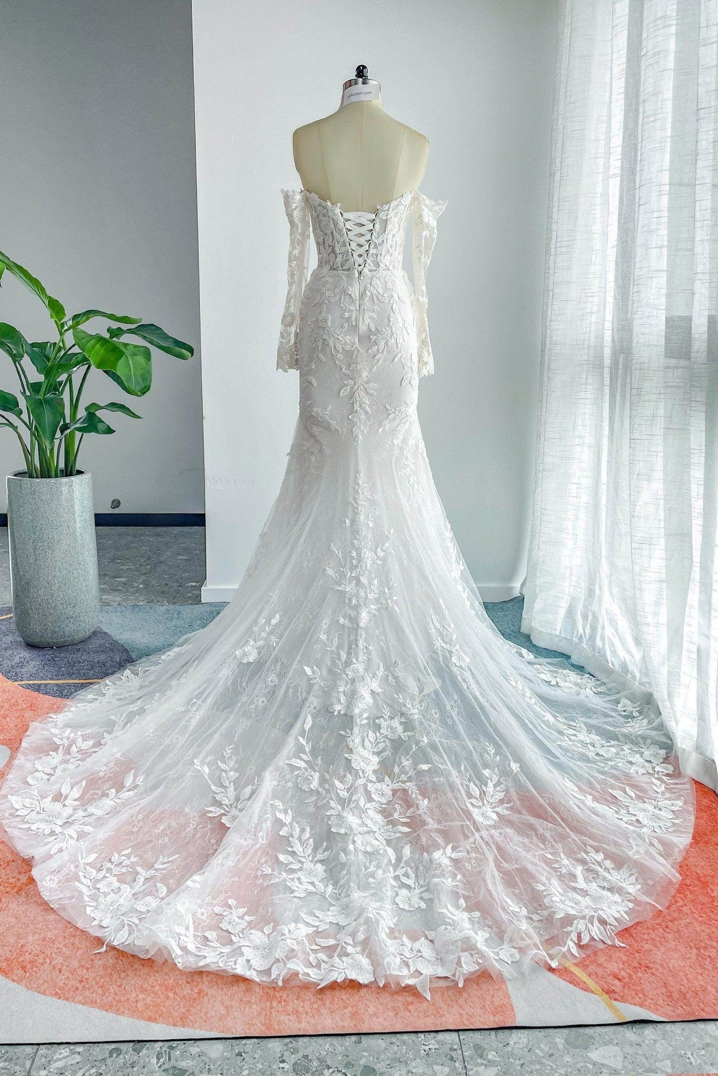 Trumpet-Mermaid Chapel Train Lace Tulle Wedding Dress CW3135CR - COCOMELODY