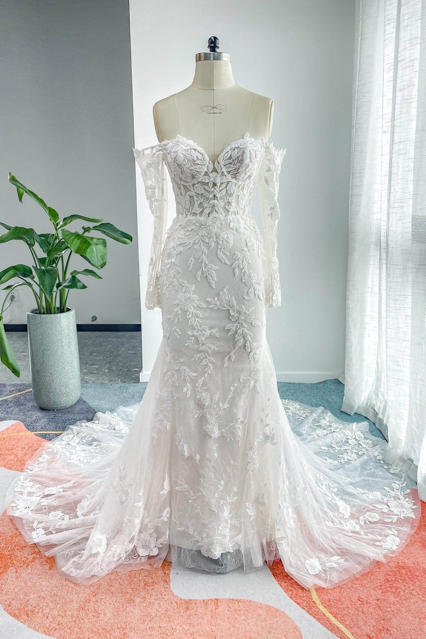 Trumpet-Mermaid Chapel Train Lace Tulle Wedding Dress CW3135CR - COCOMELODY