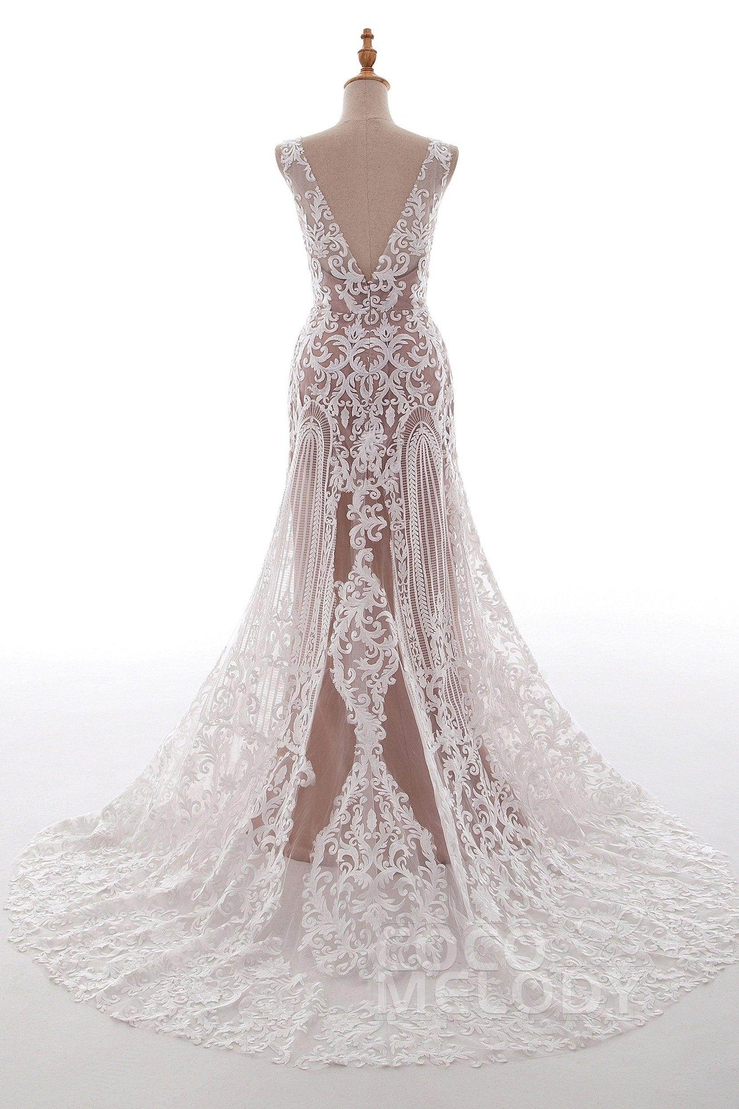 Fit-and-Flare Court Train Tulle Lace Wedding Dress LD4722 - COCOMELODY
