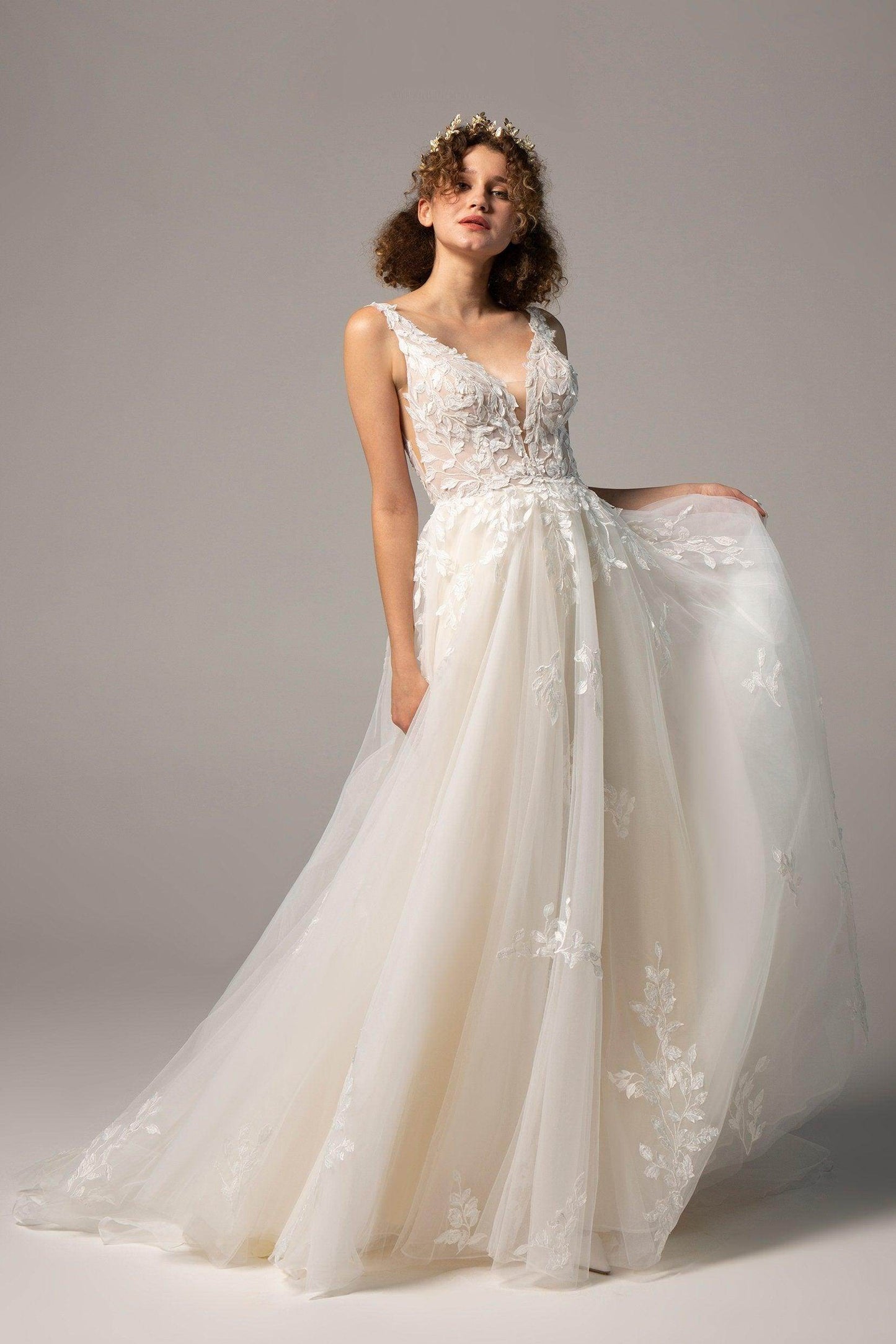 A-Line Court Train Tulle Wedding Dress CW2368 - COCOMELODY