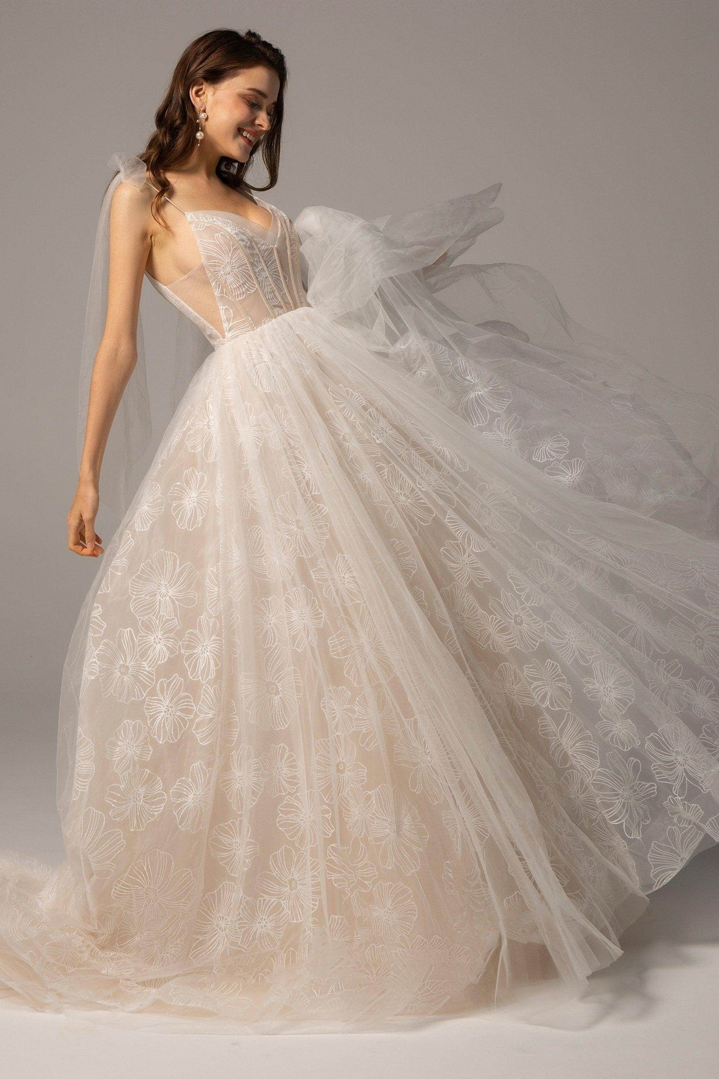 A-Line Court Train Tulle Wedding Dress CW2165 - COCOMELODY