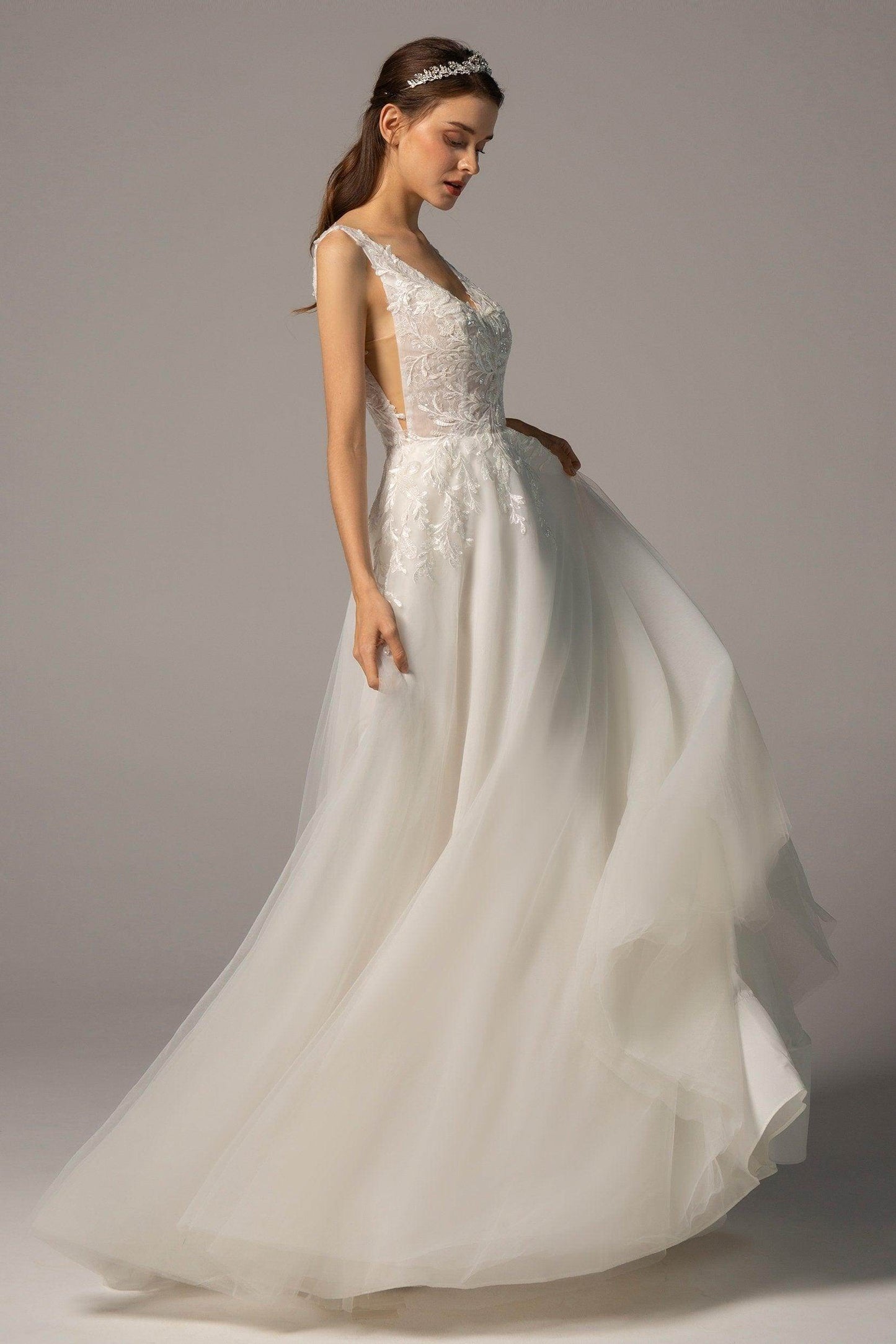 A-Line Chapel Train Tulle Wedding Dress CW2379 - COCOMELODY