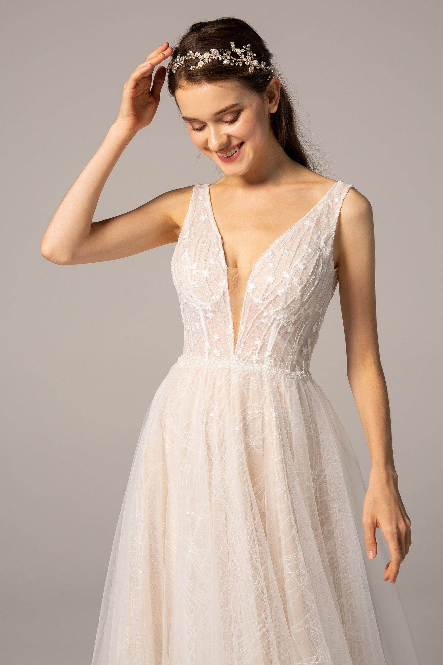 A-Line Court Train Tulle Wedding Dress CW2367 - COCOMELODY