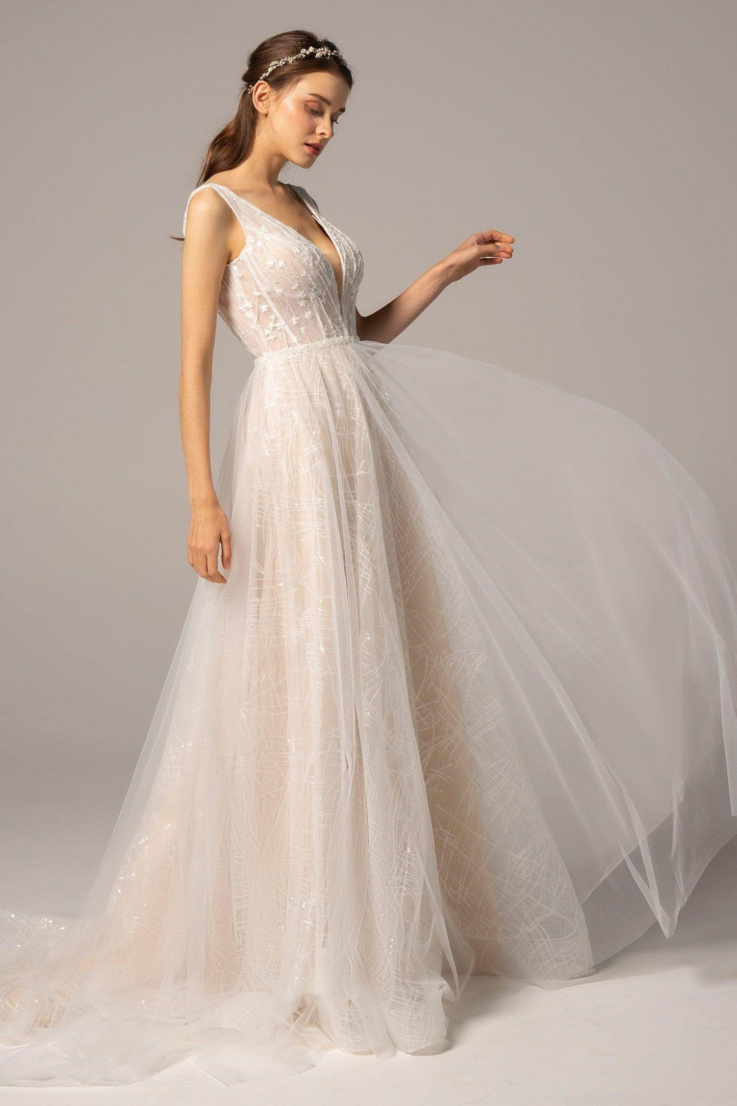 A-Line Court Train Tulle Wedding Dress CW2367 - COCOMELODY