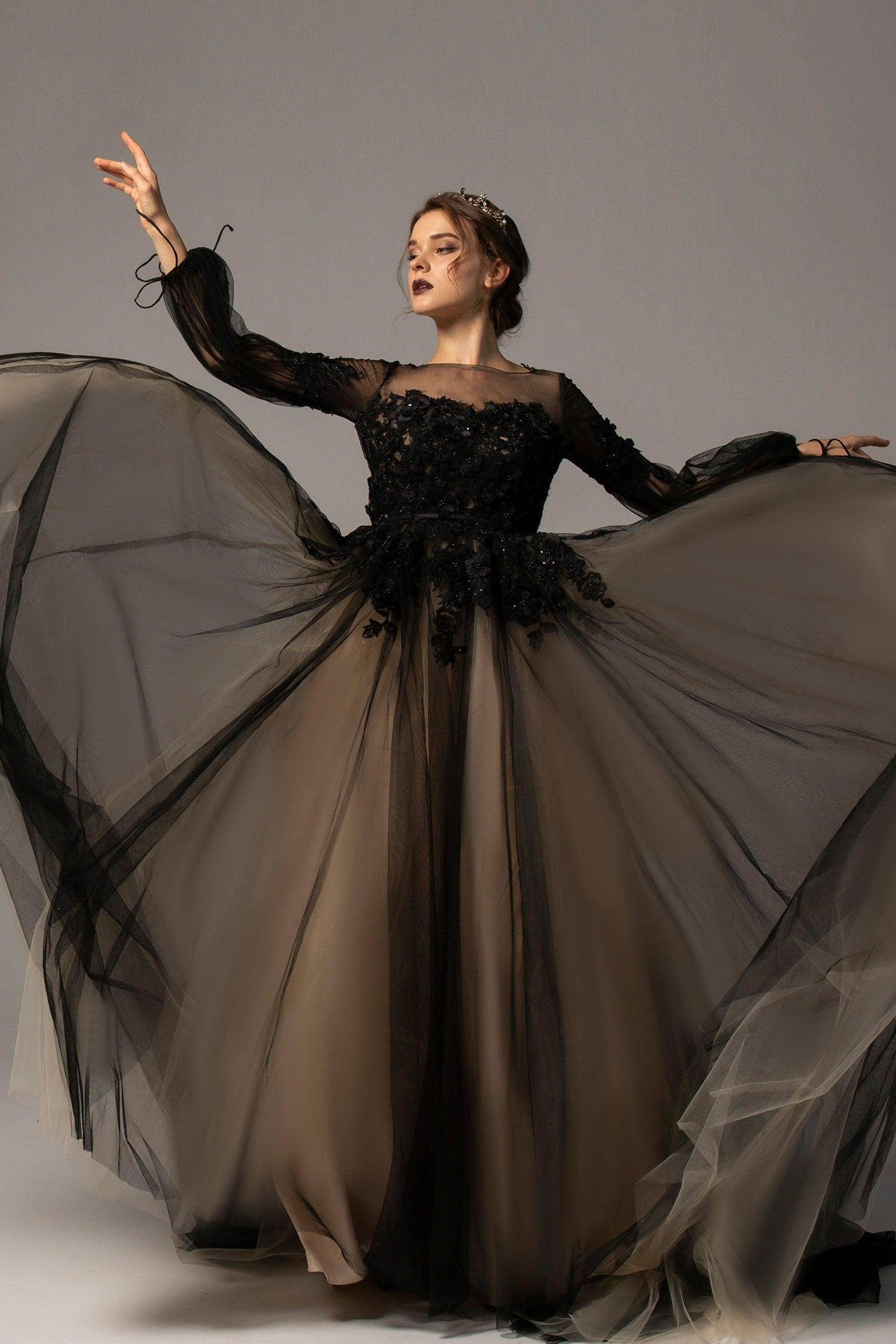 A-Line Court Train Tulle Wedding Dress CW2335 - COCOMELODY