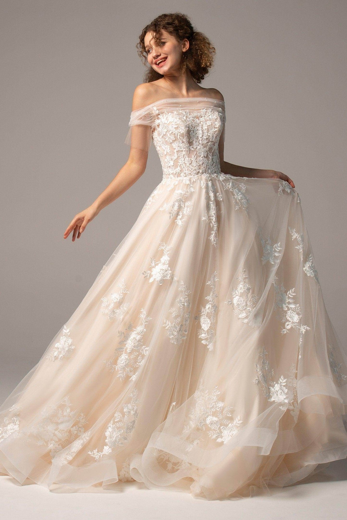 A-Line Court Train Tulle Wedding Dress CW2355 - COCOMELODY