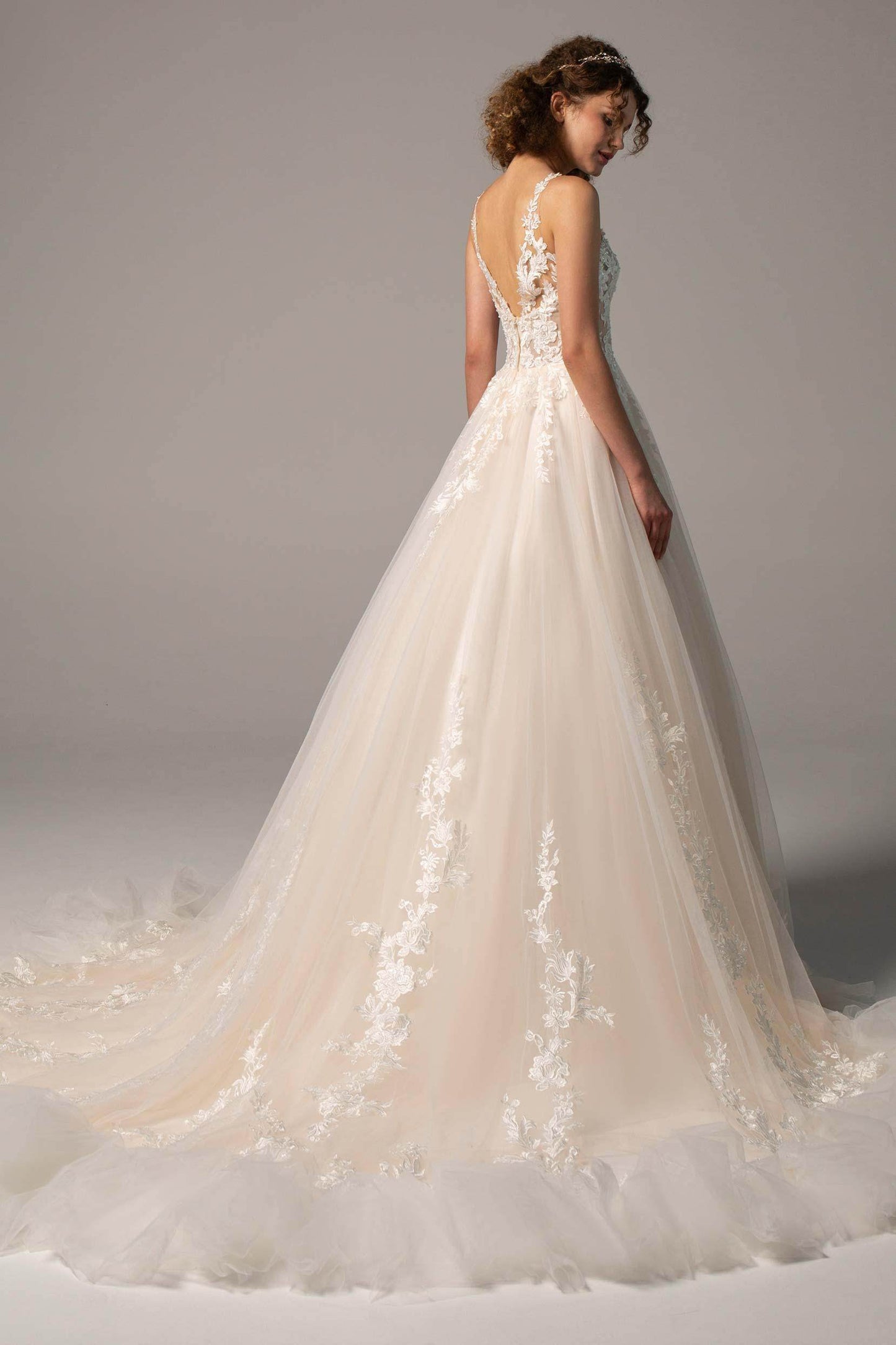 A-Line Court Train Tulle Wedding Dress CW2359 - COCOMELODY