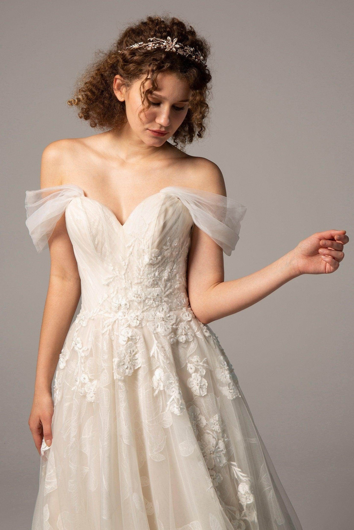 A-Line Court Train Tulle Wedding Dress CW2390 - COCOMELODY