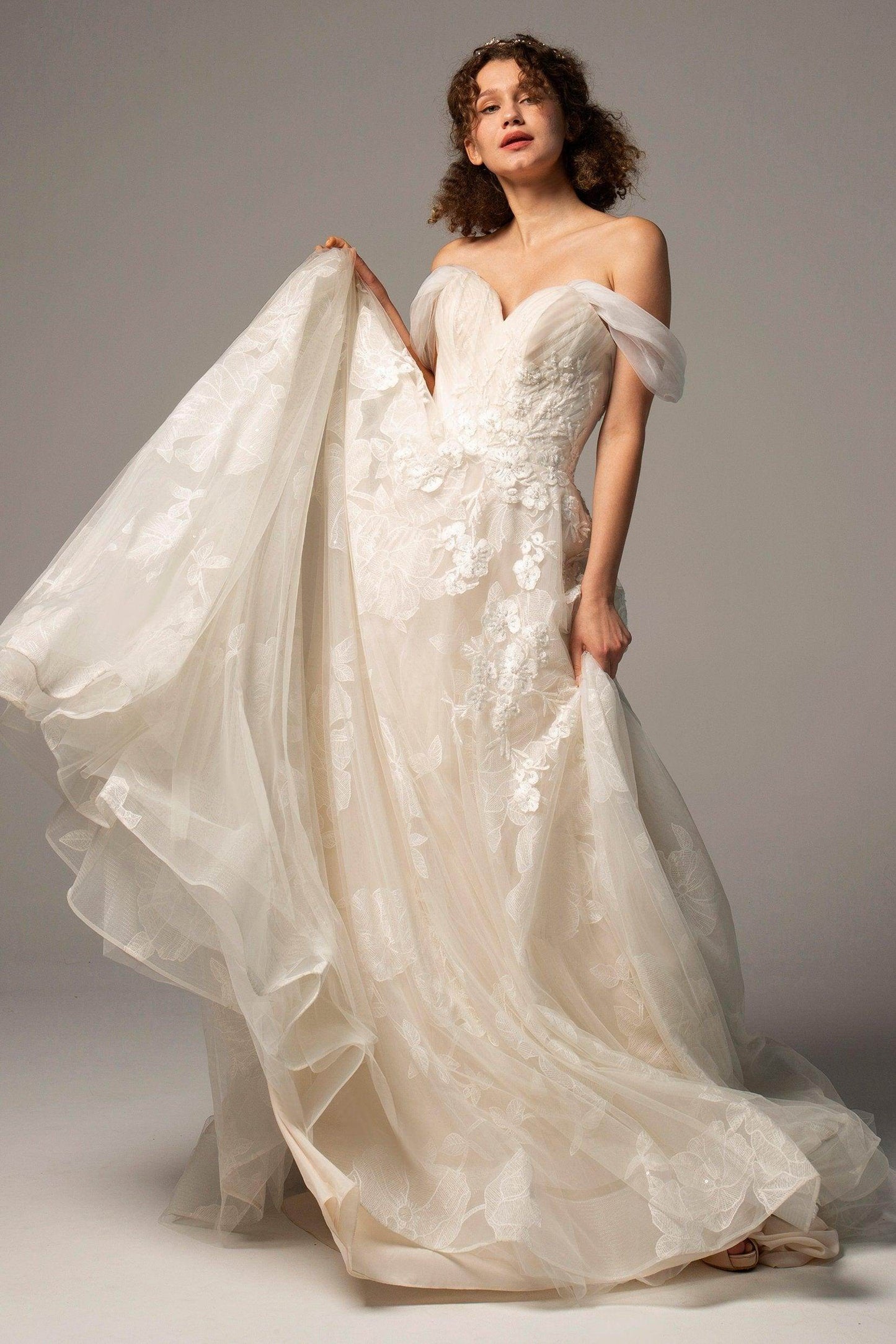 A-Line Court Train Tulle Wedding Dress CW2390 - COCOMELODY