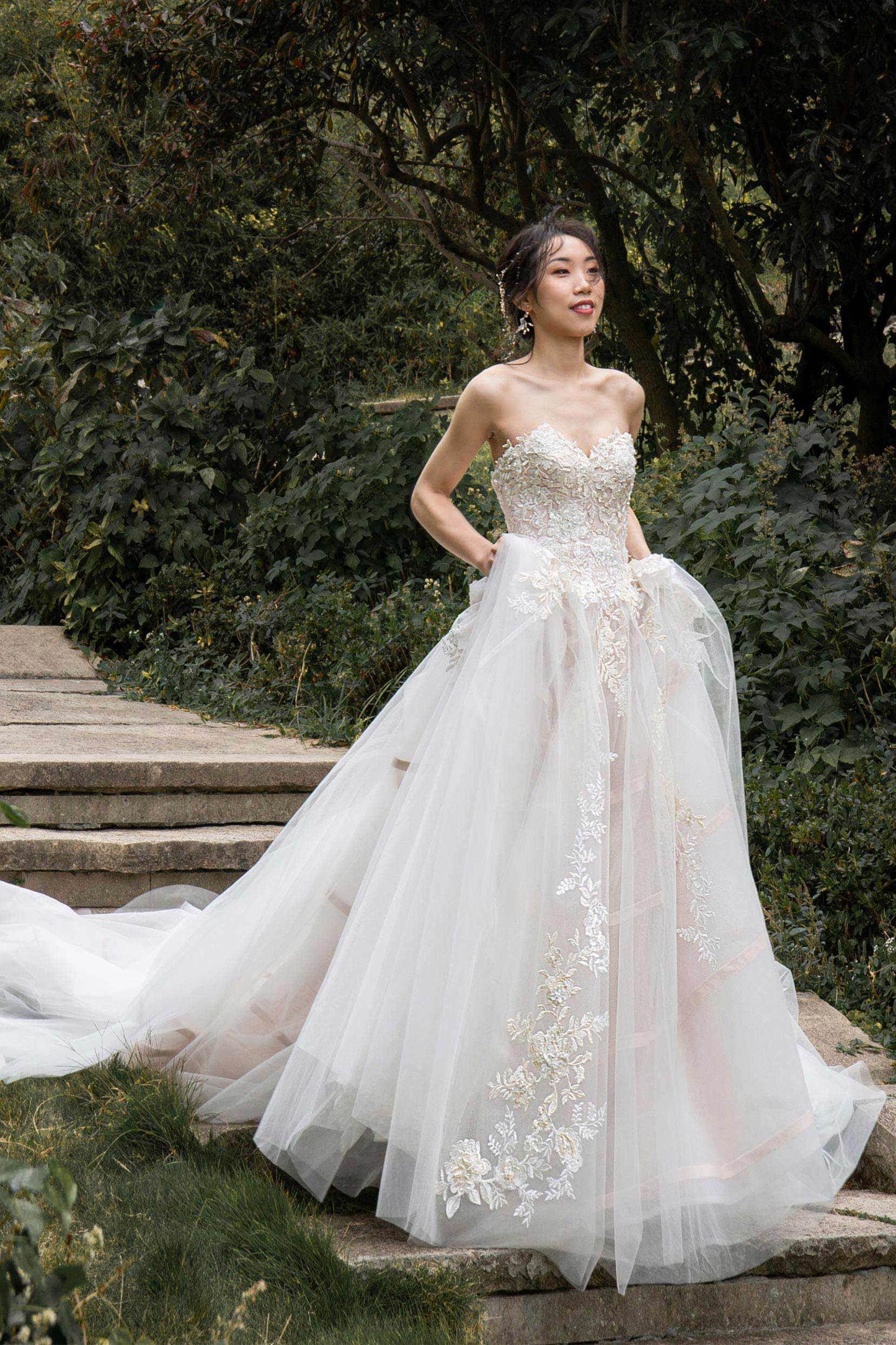 Princess Cathedral Train Tulle Wedding Dress CW2387 - COCOMELODY