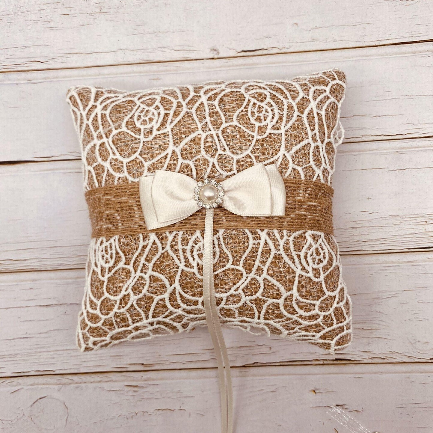 Pearl bow ring pillow 618992788031 - COCOMELODY