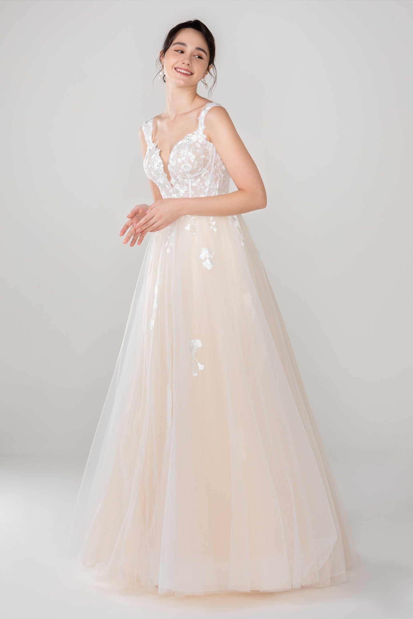 A-Line Sweep-Brush Train Tulle Lace Wedding Dress CW2536