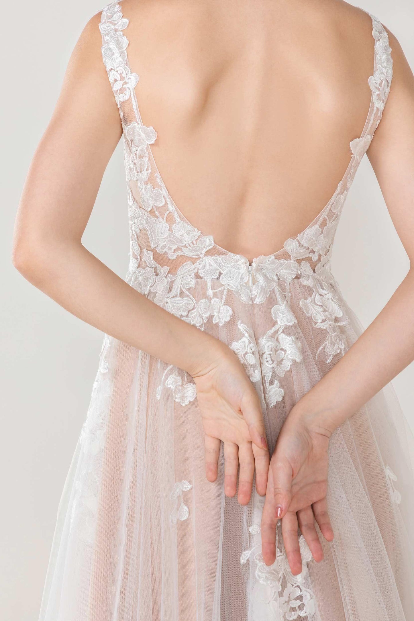 A-Line Sweep-Brush Train Tulle Lace Wedding Dress CW2534 - COCOMELODY