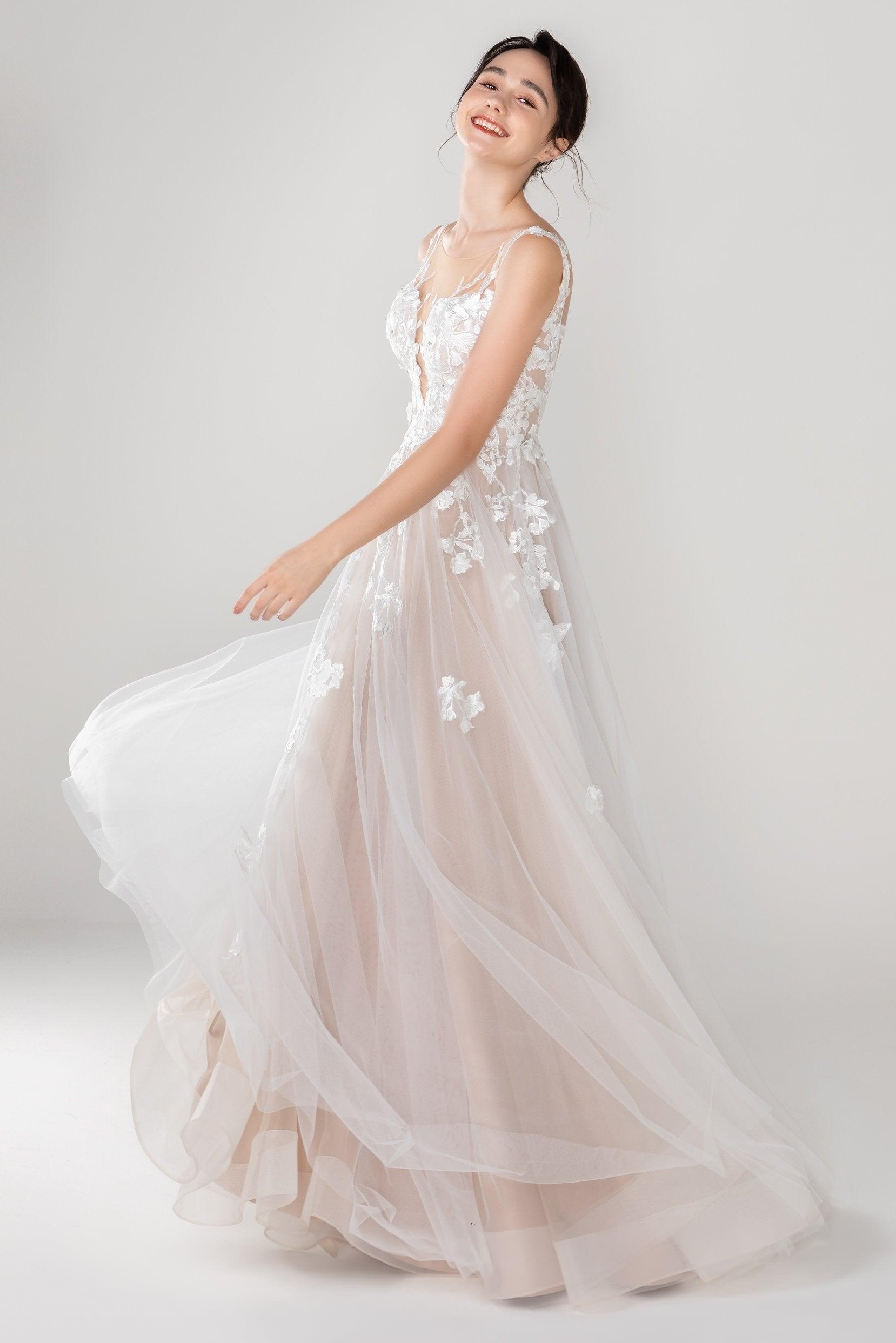 A-Line Sweep-Brush Train Tulle Lace Wedding Dress CW2534 - COCOMELODY