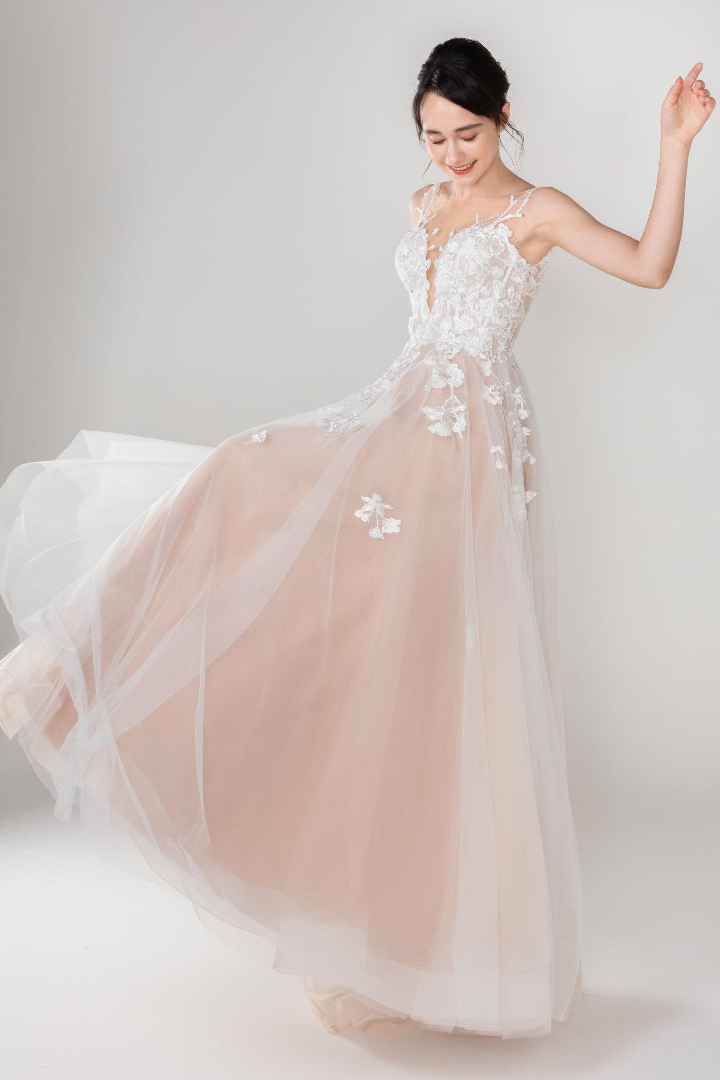 A-Line Sweep-Brush Train Tulle Lace Wedding Dress CW2534 - COCOMELODY