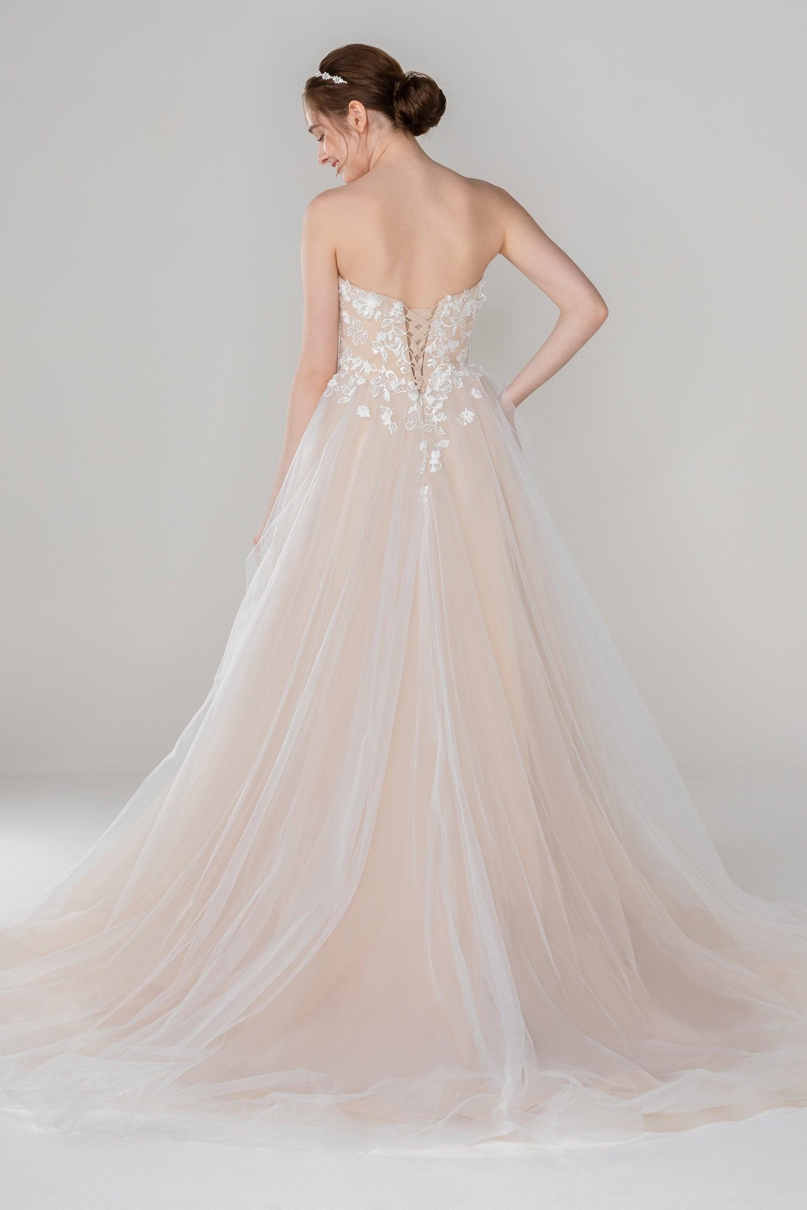 A-Line Court Train Tulle Wedding Dress CW2533 - COCOMELODY