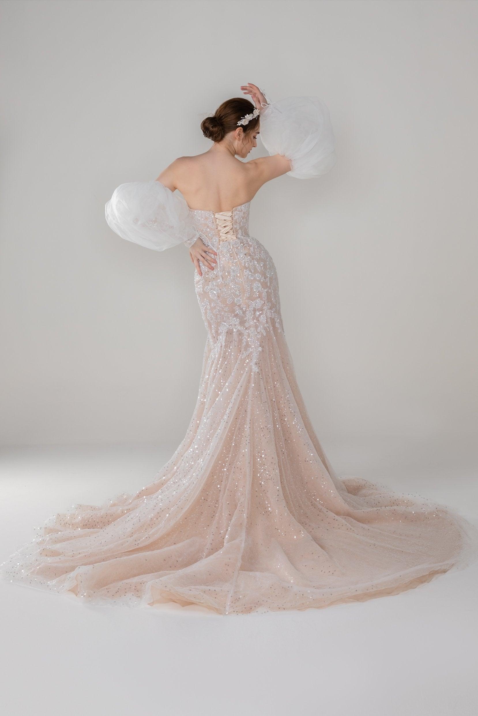 Trumpet-Mermaid Court Train Lace Wedding Dress CW2529 - COCOMELODY
