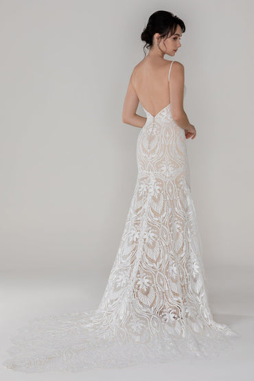 Trumpet-Mermaid Chapel Train Lace Wedding Dress CW2450 - COCOMELODY