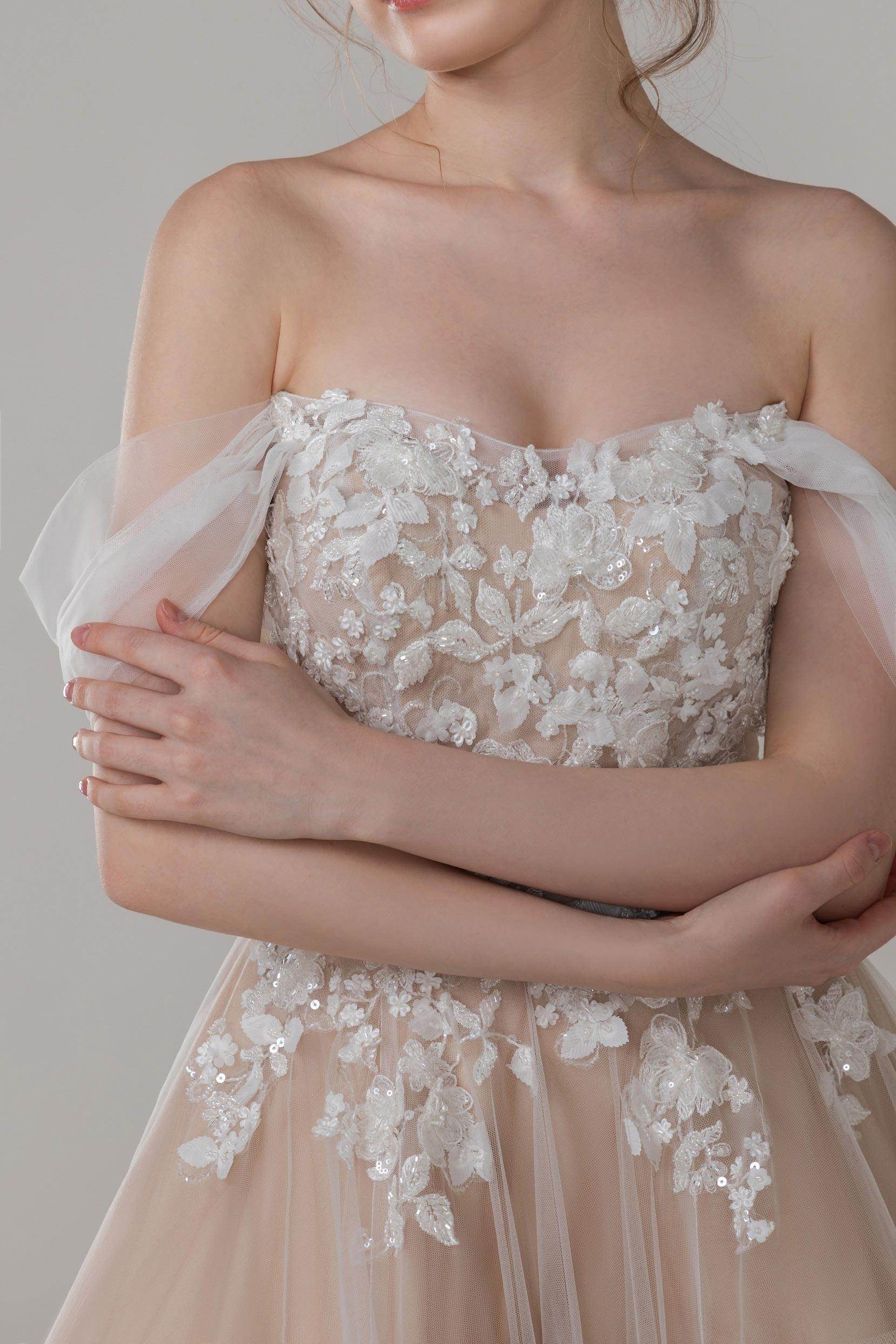 A-Line Court Train Tulle Wedding Dress CW2503 - COCOMELODY