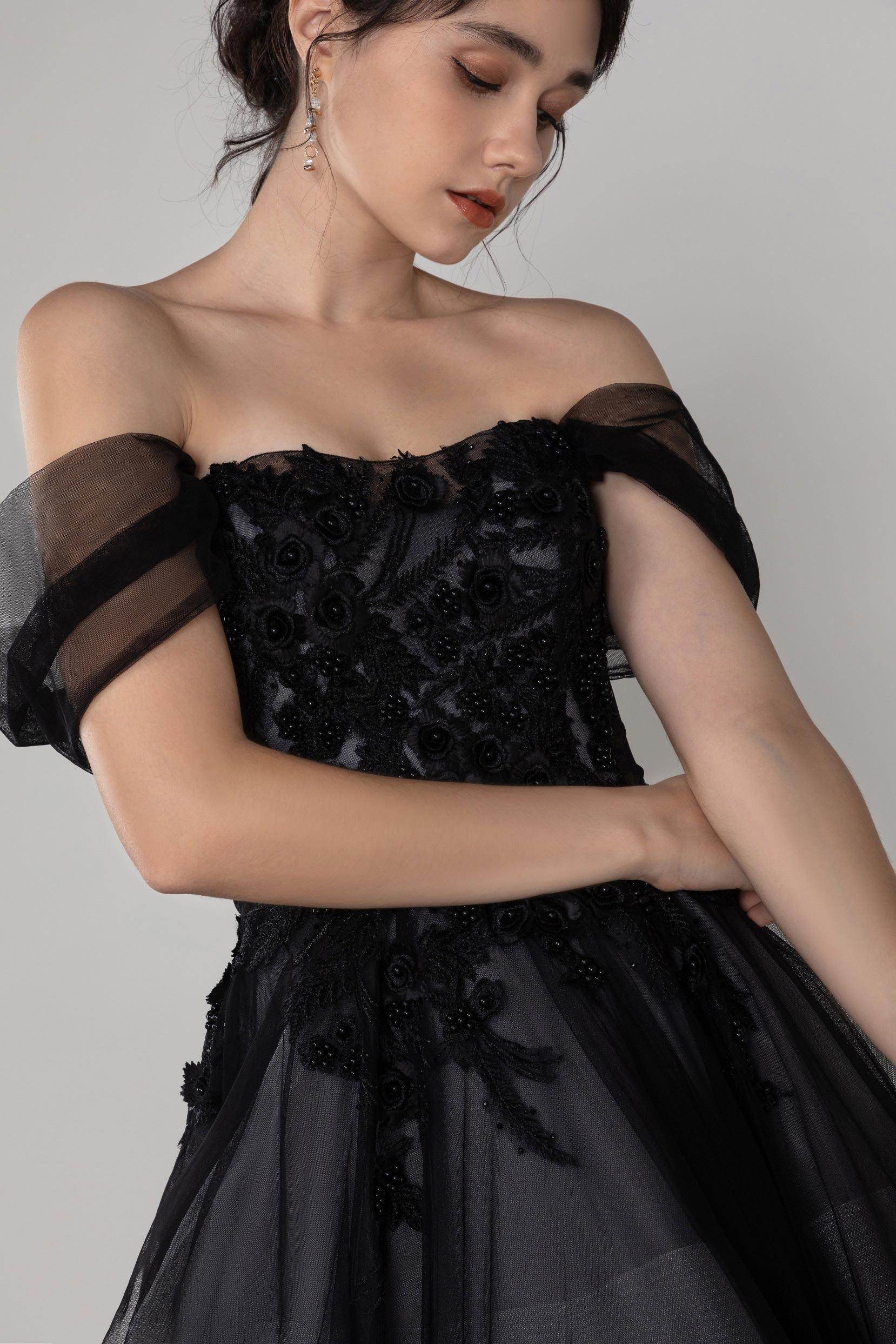A-Line Court Train Tulle Wedding Dress CW2502 - COCOMELODY