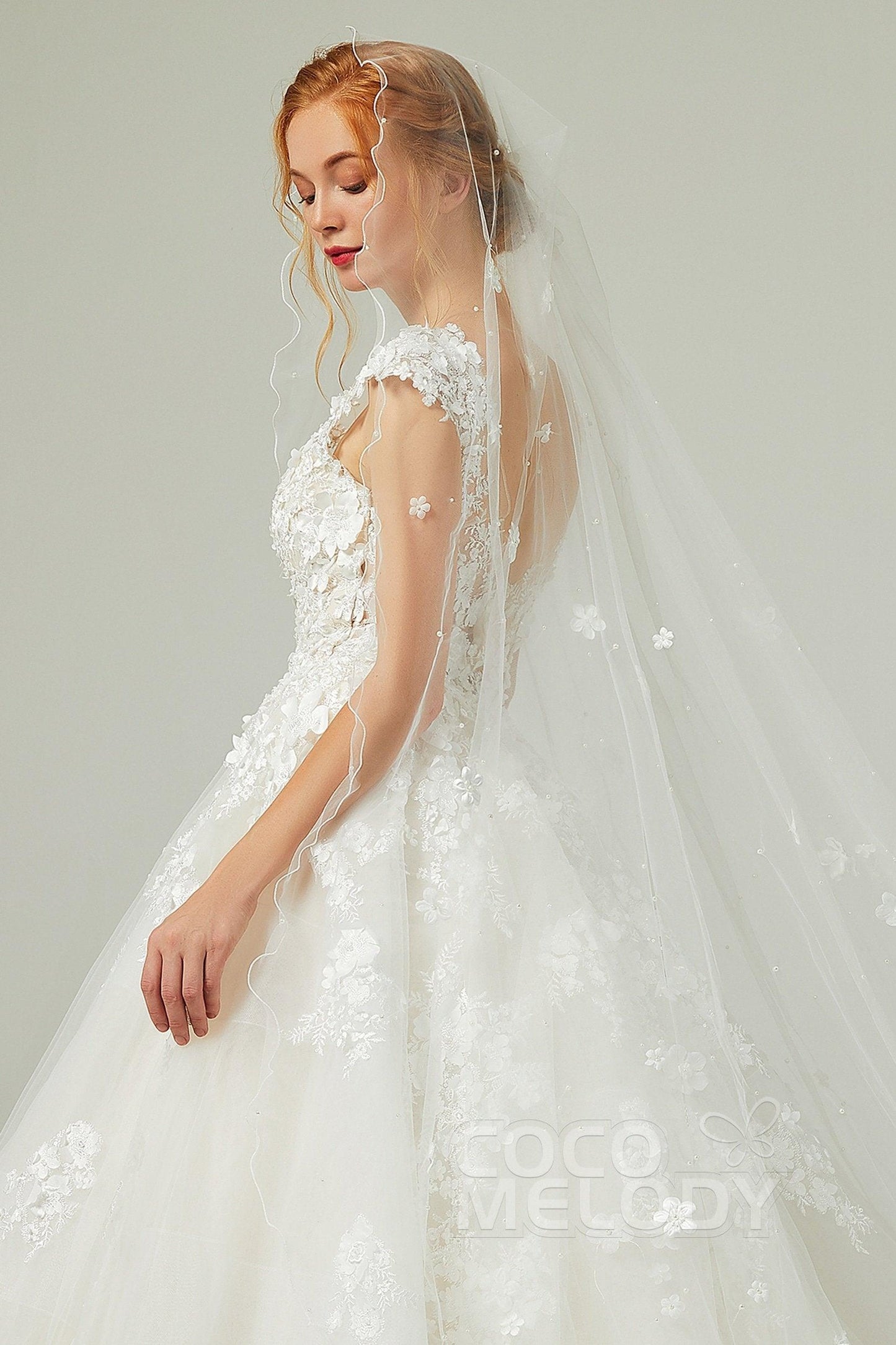One-tier Cut Edge Tulle Chapel Veils Flower Pearls AV18018 - COCOMELODY