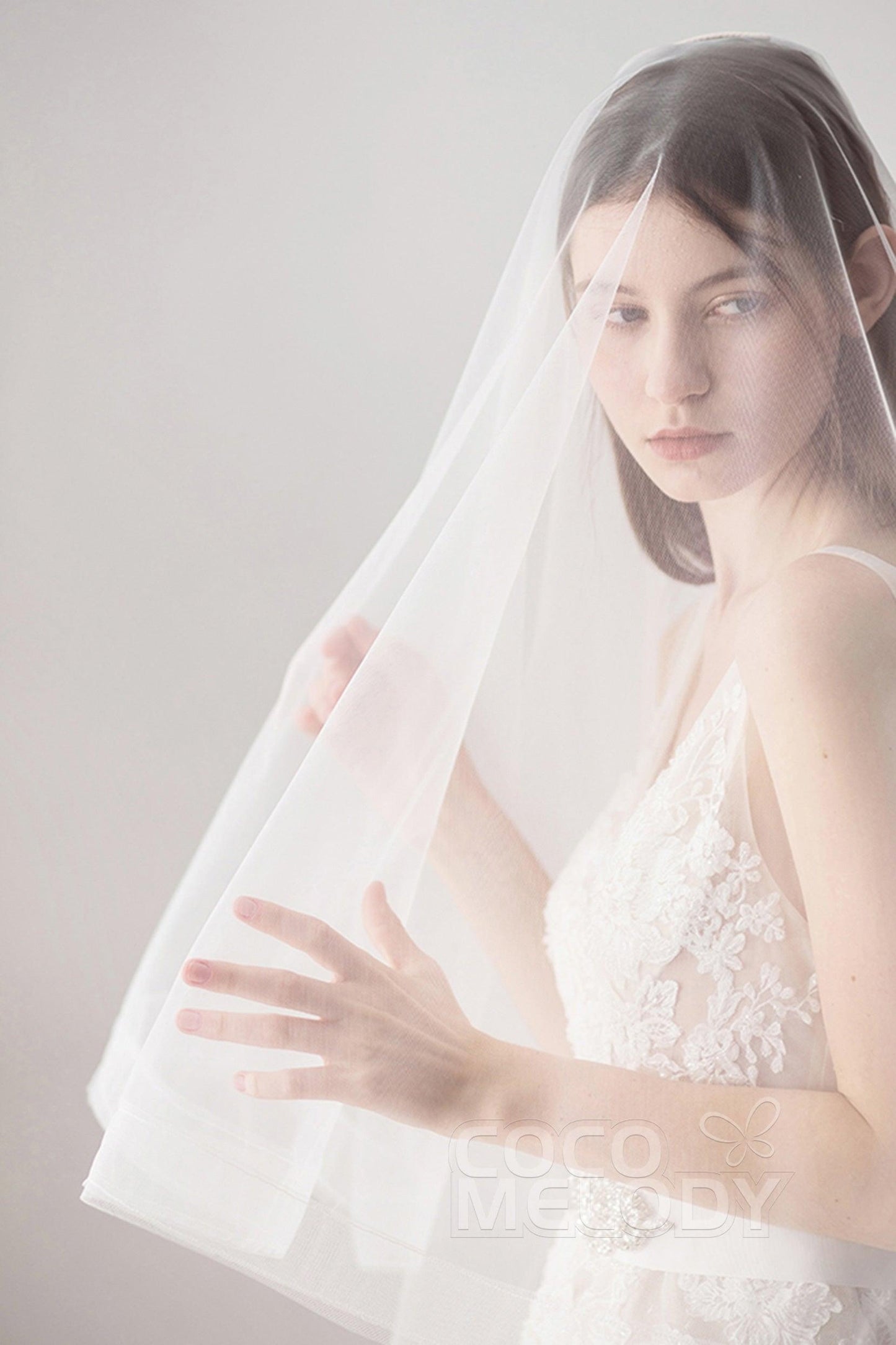 Elegant Two-tier Tulle Hip Veils AV18025 - COCOMELODY