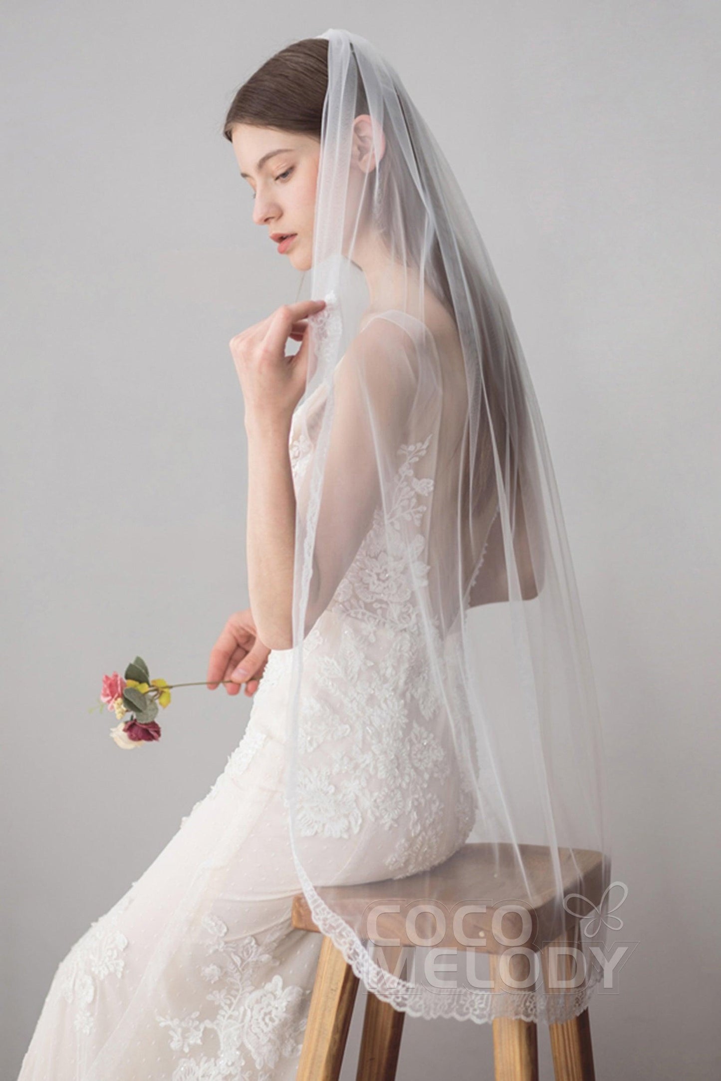 One-tier Lace Edge Tulle Lace Hip Veils Appliques AV18026 - COCOMELODY