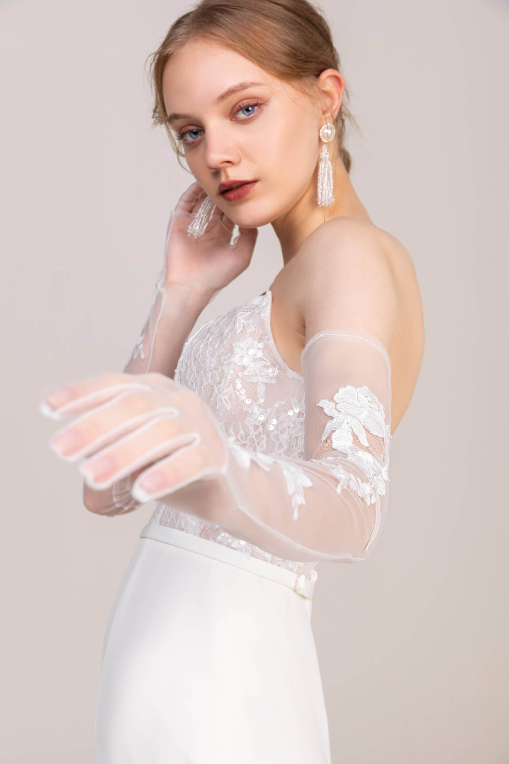 Fingertips Opera Tulle Wedding Gloves Appliques CD0064 - COCOMELODY