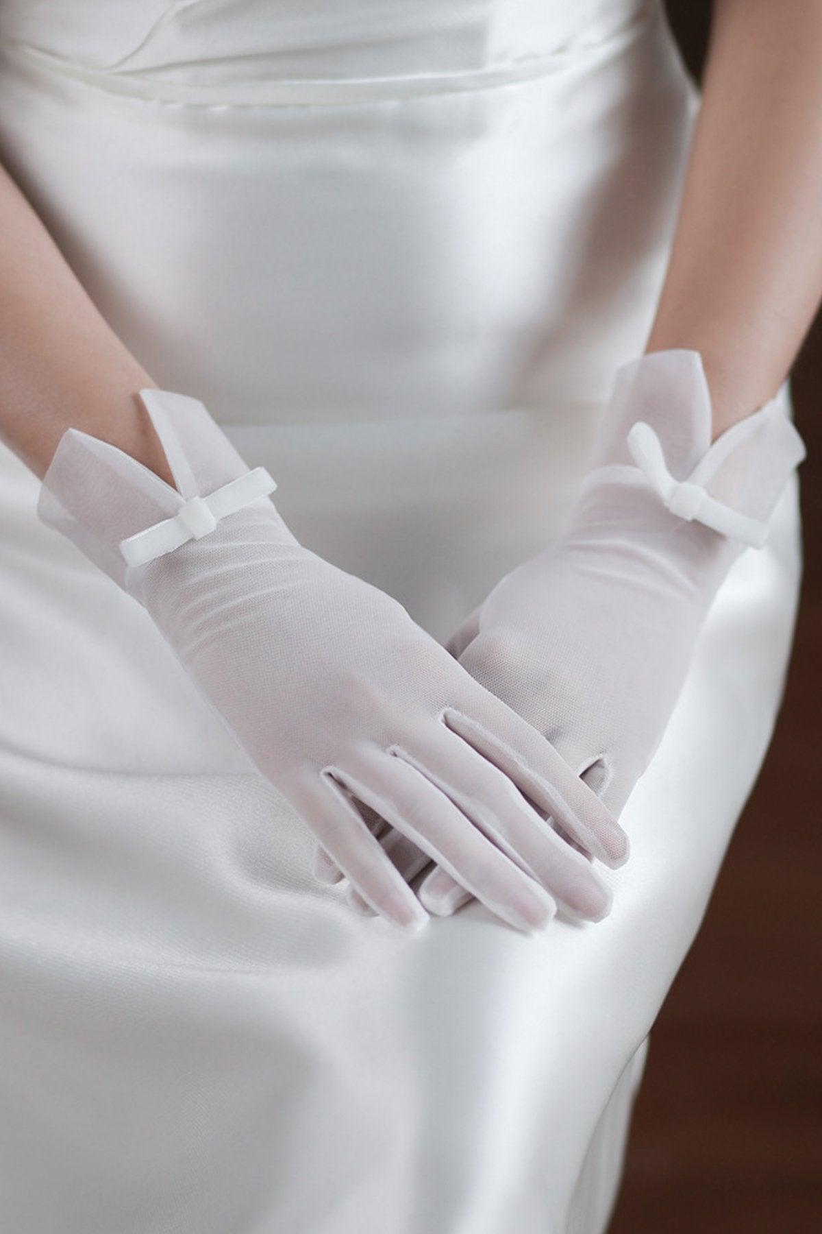 Fingertips Wrist Length Tulle Wedding Gloves CD0101 - COCOMELODY