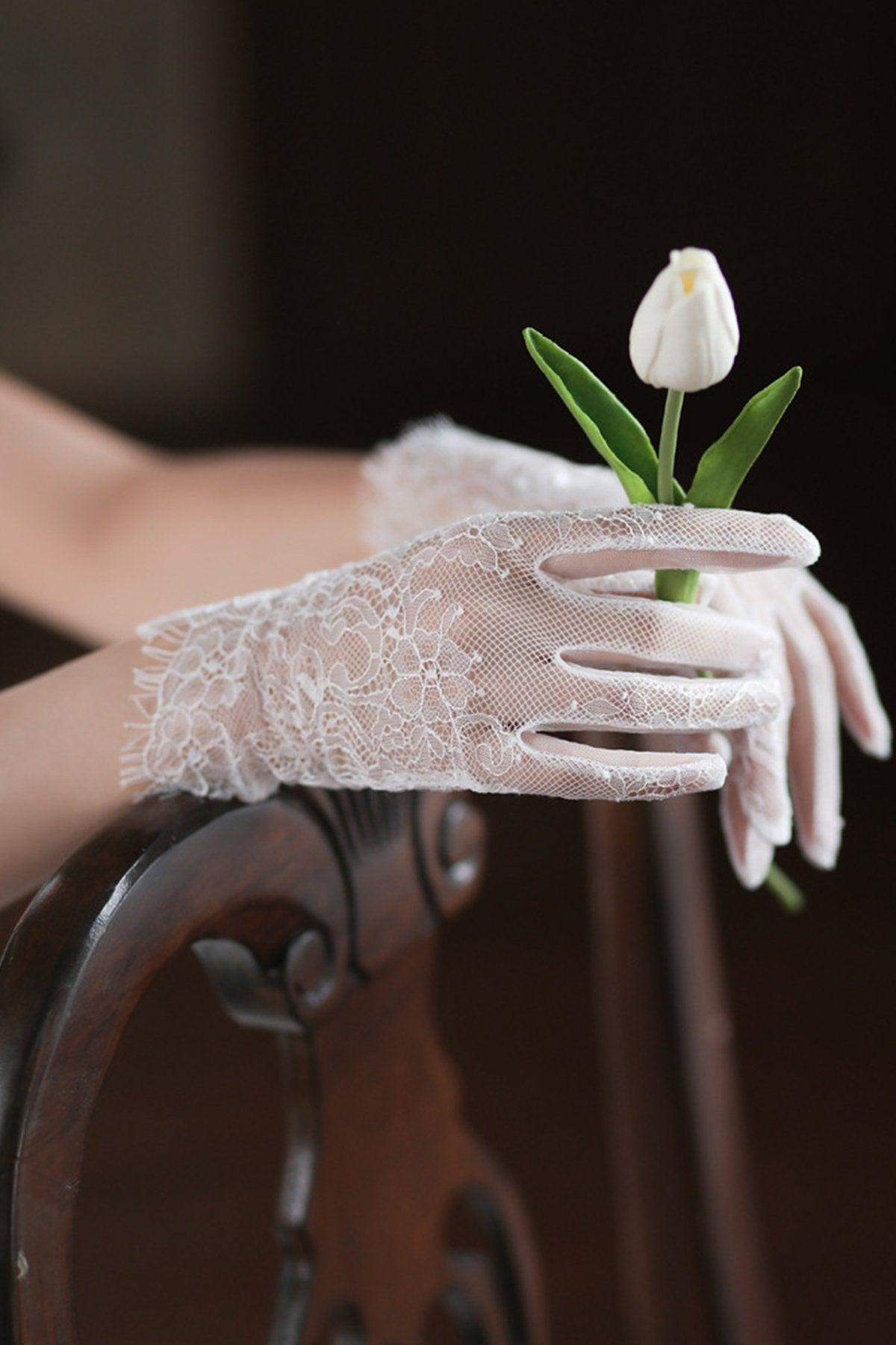 Fingertips Wrist Length Lace Wedding Gloves CD0103