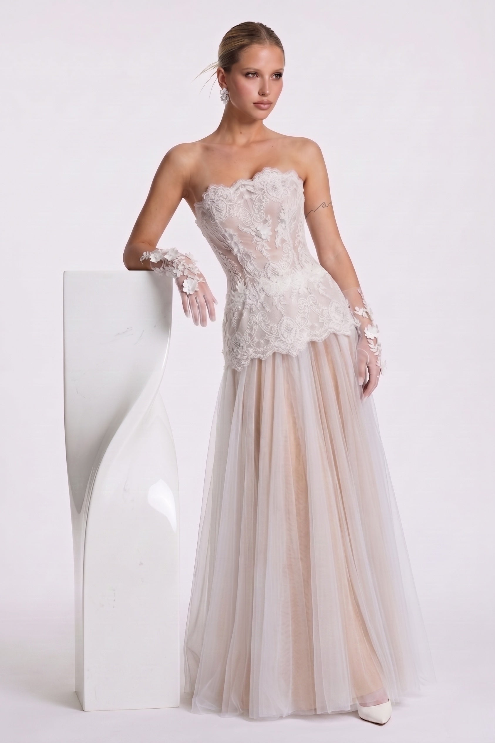 A-Line Maxi Lace Tulle Formal Wedding Guest Dress Strapless Evening Gown  COCOMELODY CG0326
