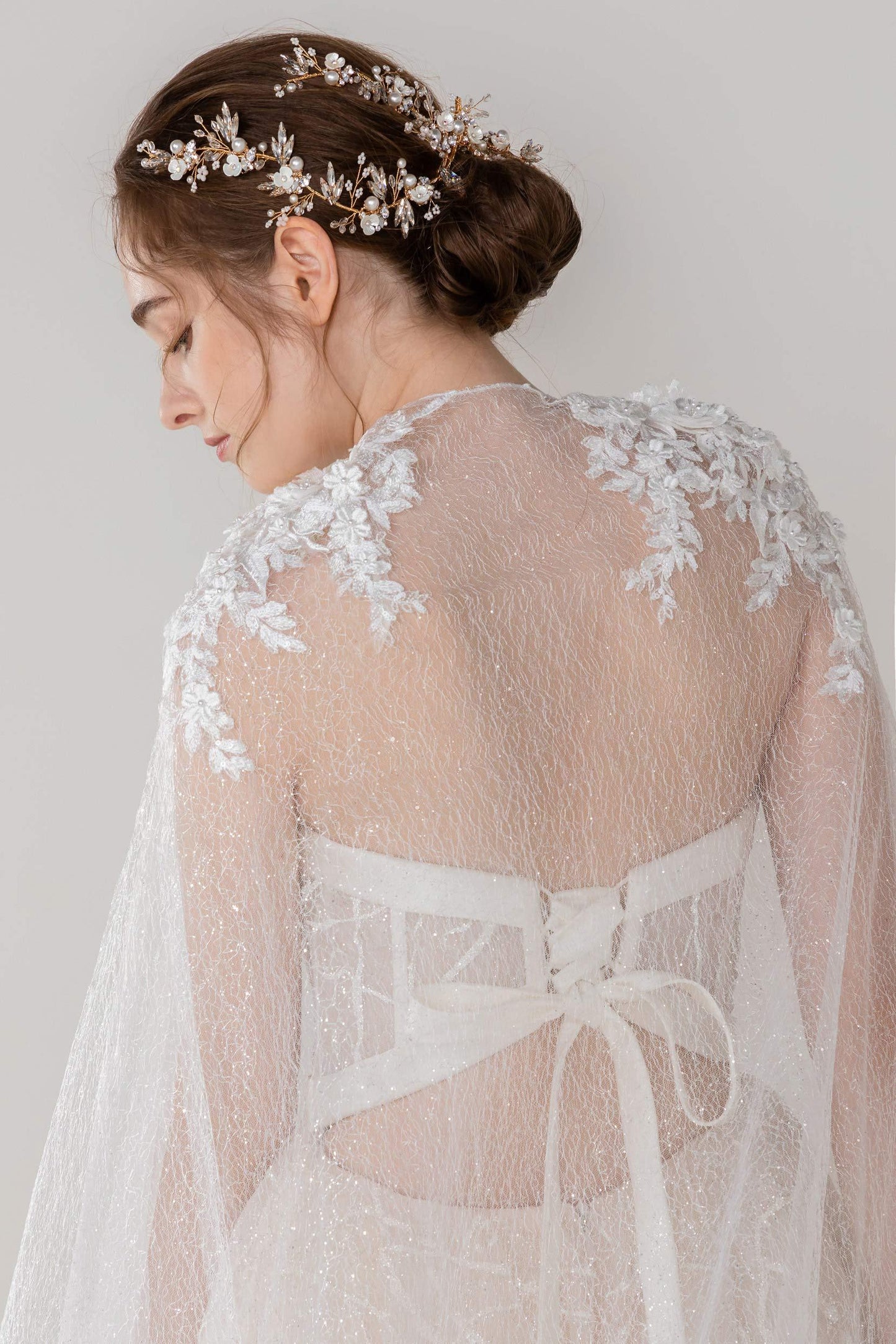 Elegant Tulle Wedding Wrap with Appliques CJ0093 - COCOMELODY